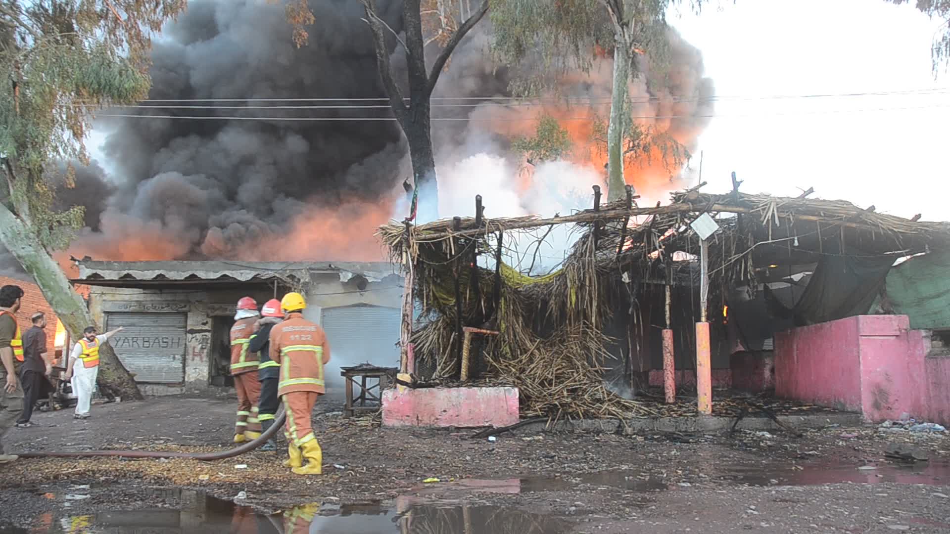 Fire in the area where fuel tankers are located in Peshawar