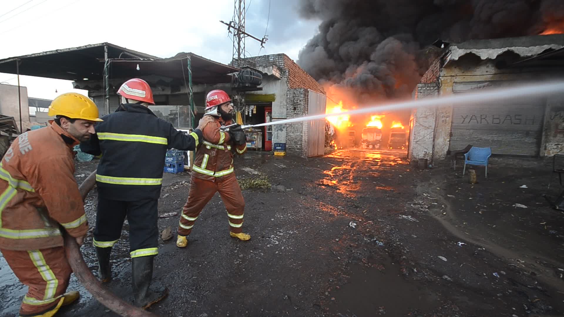 Fire in the area where fuel tankers are located in Peshawar