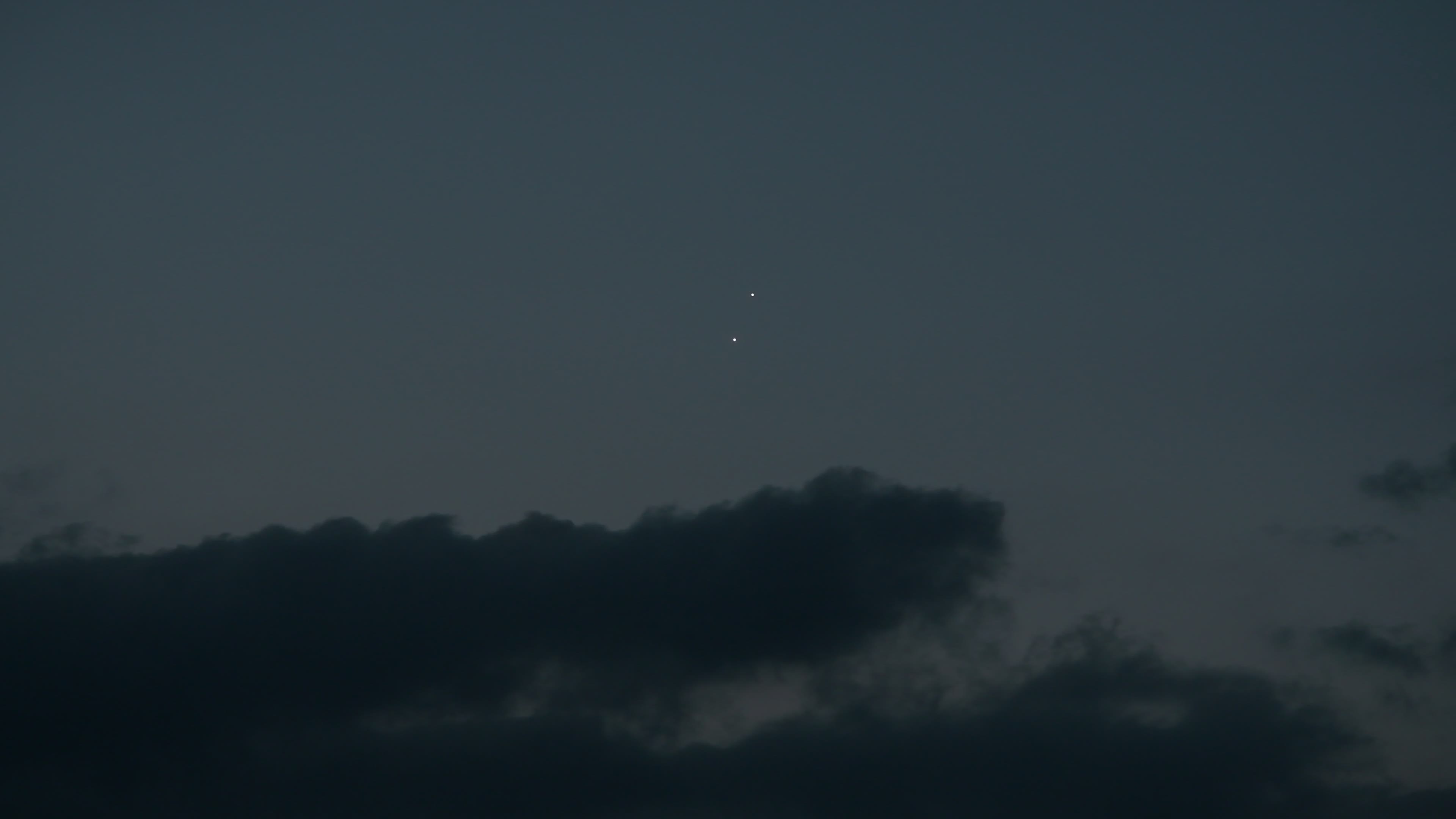 Jupiter and Venus reaching conjunction in Italy