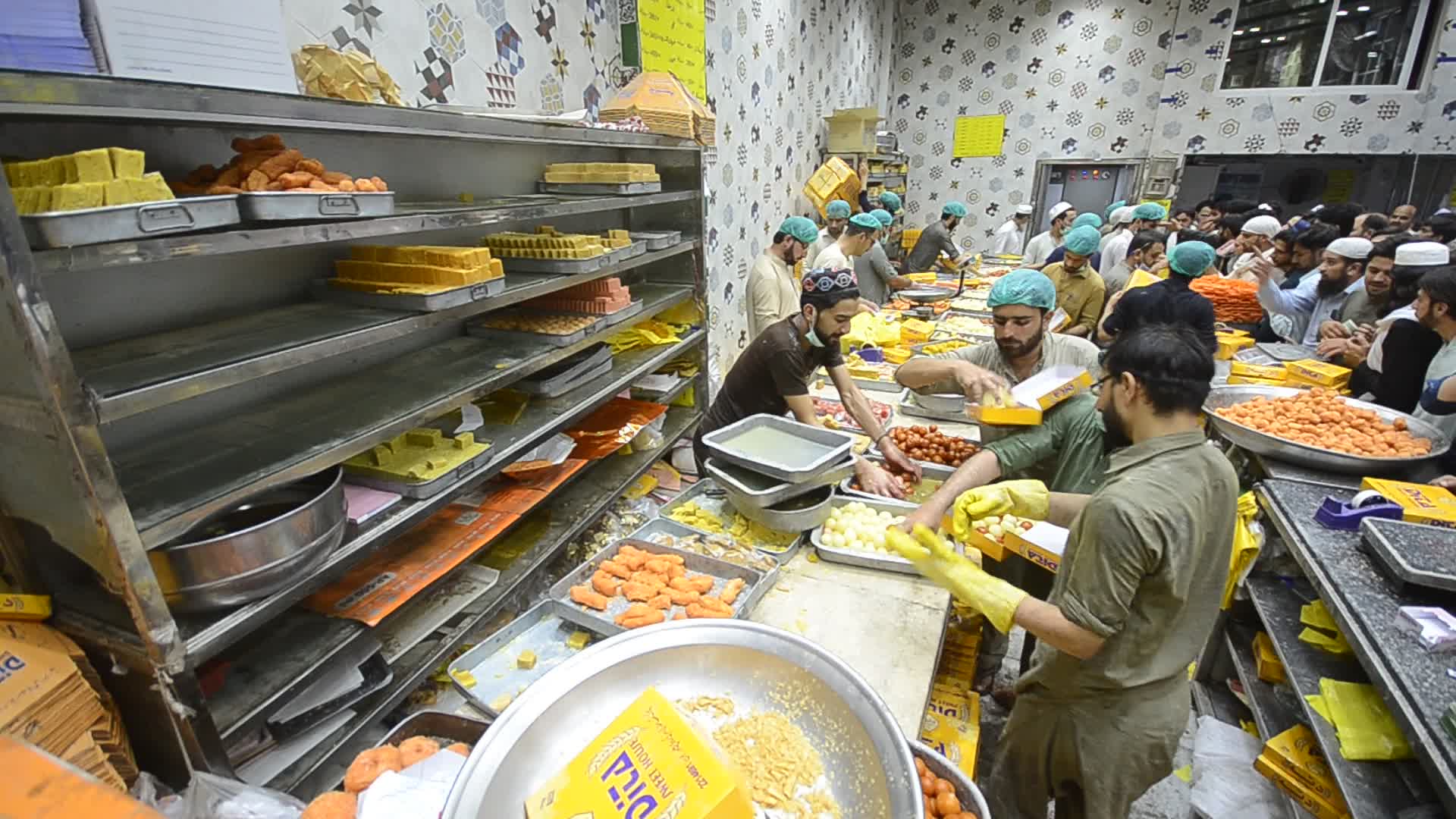 Eid al-Fitr preparations in Pakistan