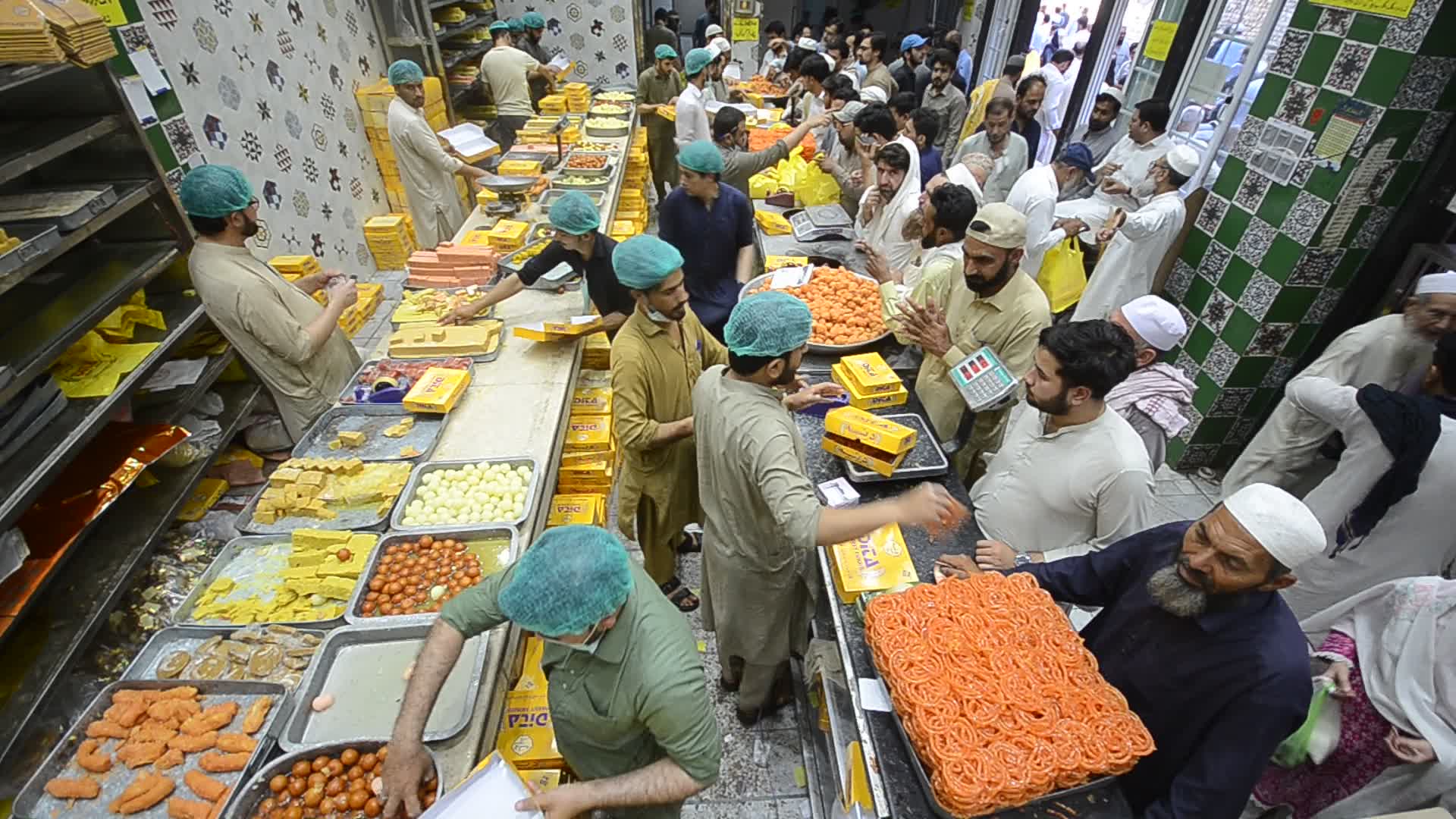 Eid al-Fitr preparations in Pakistan