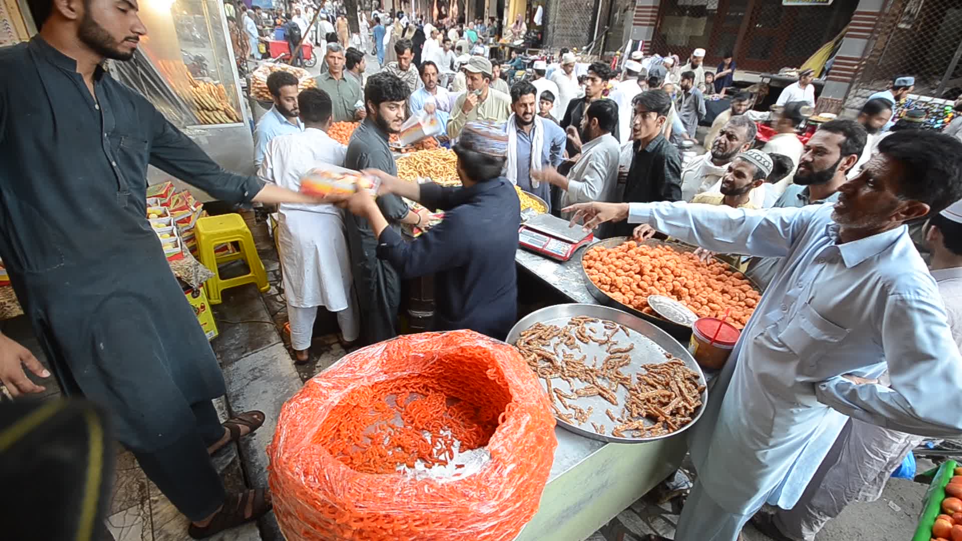 Eid al-Fitr preparations in Pakistan