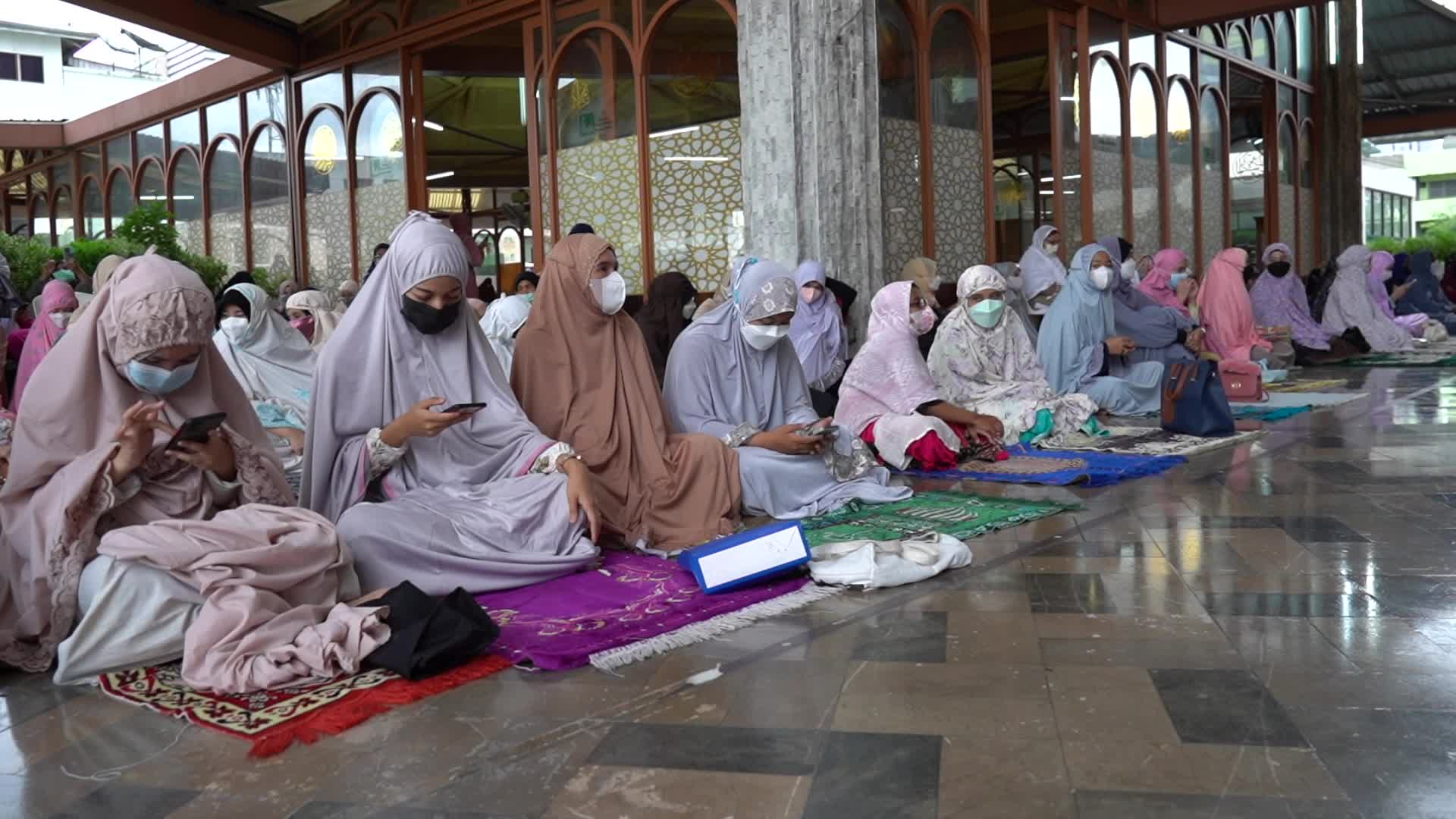 Muslims Celebrate Eid Al-Fitr in Bangkok