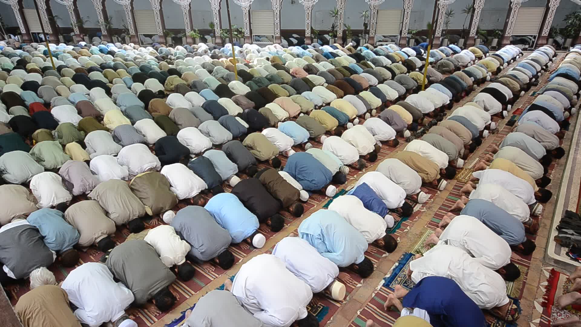 Eid al-Fitr prayers in Peshawar, Pakistan