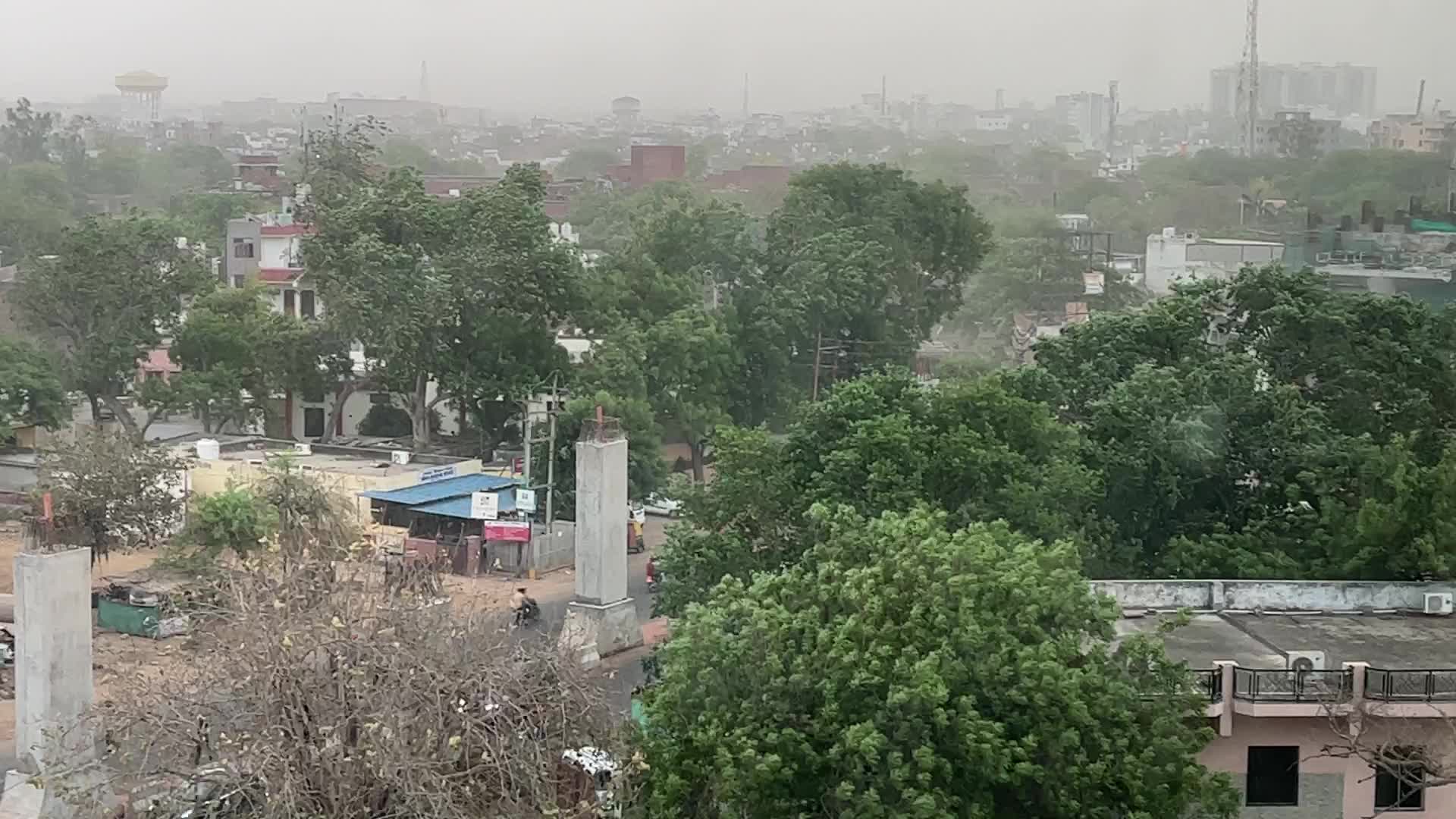 Thunder storm approaches the city of Agra 