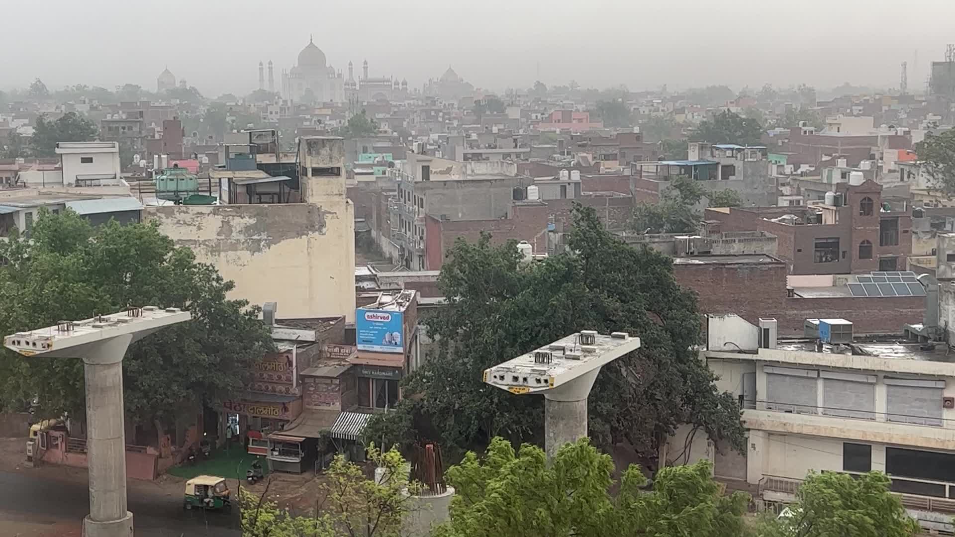 Thunder storm in the city of Agra