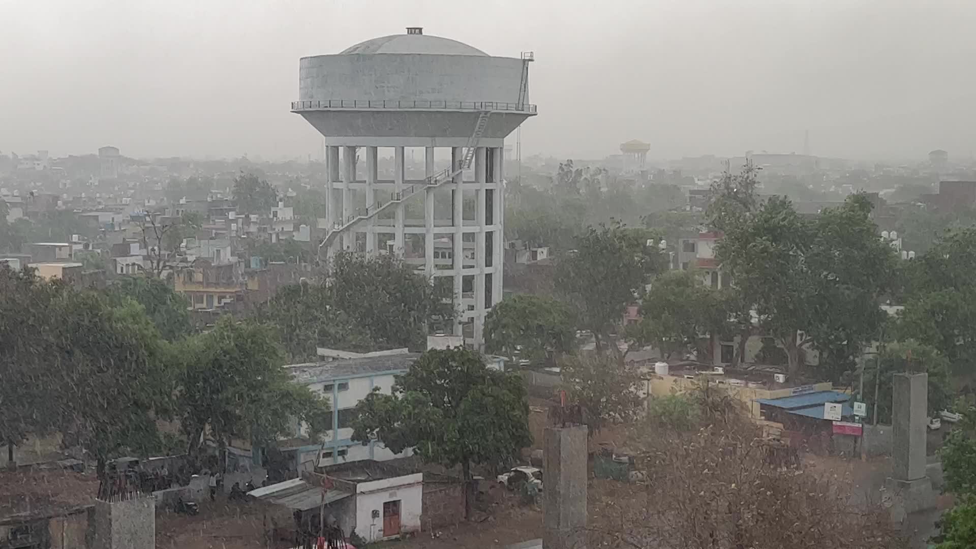 Thunder storm in the city of Agra