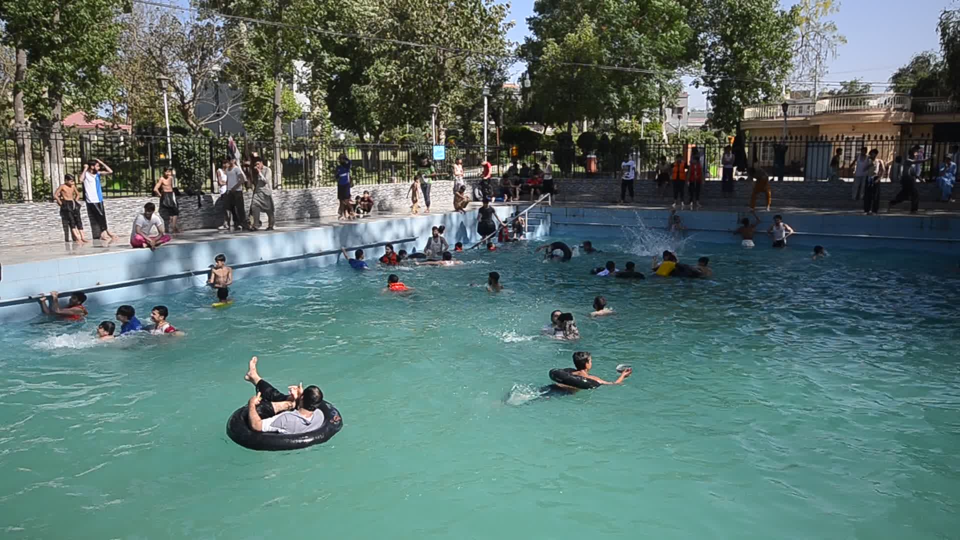 Hot weather in Peshawar
