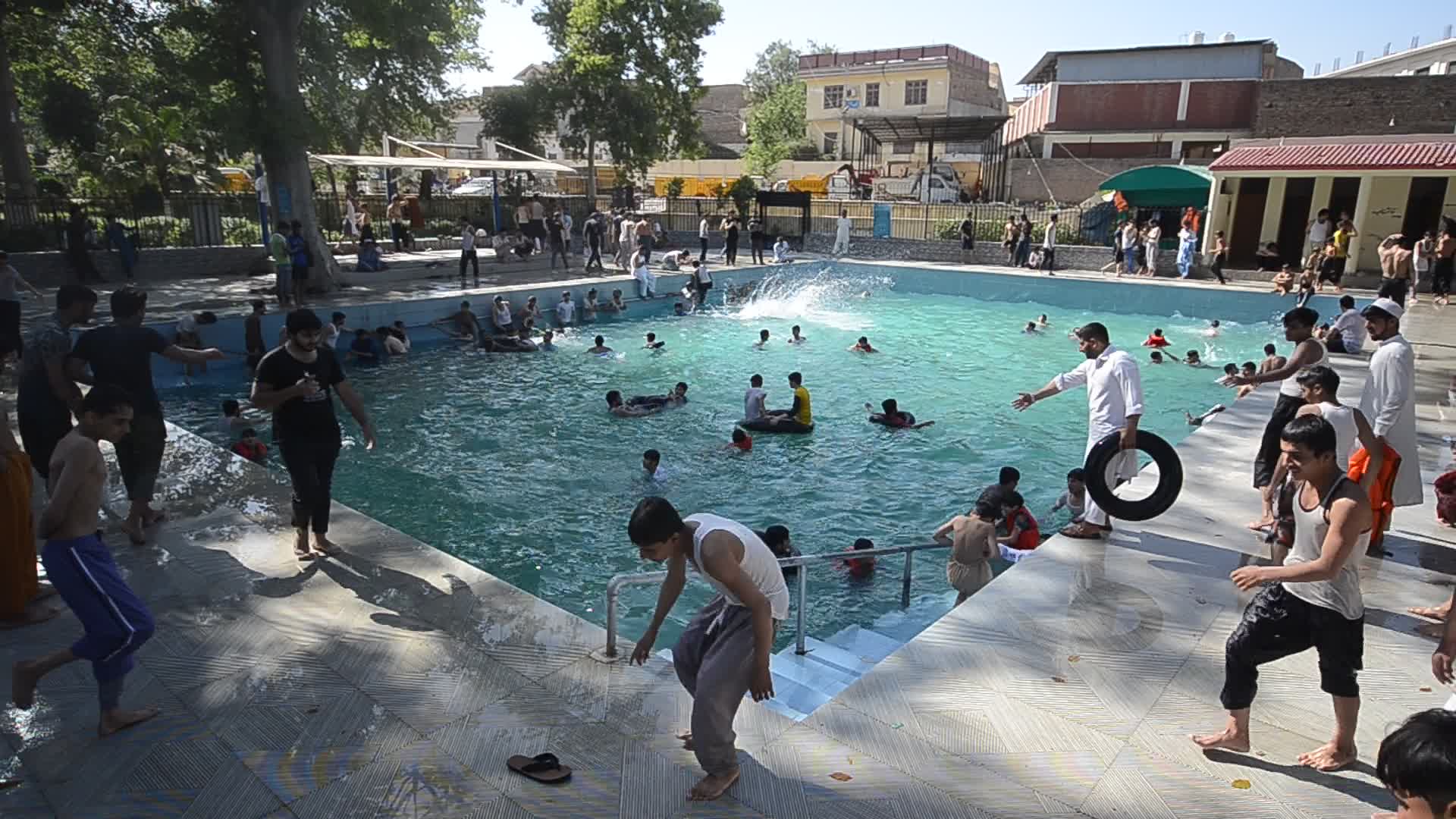 Hot weather in Peshawar
