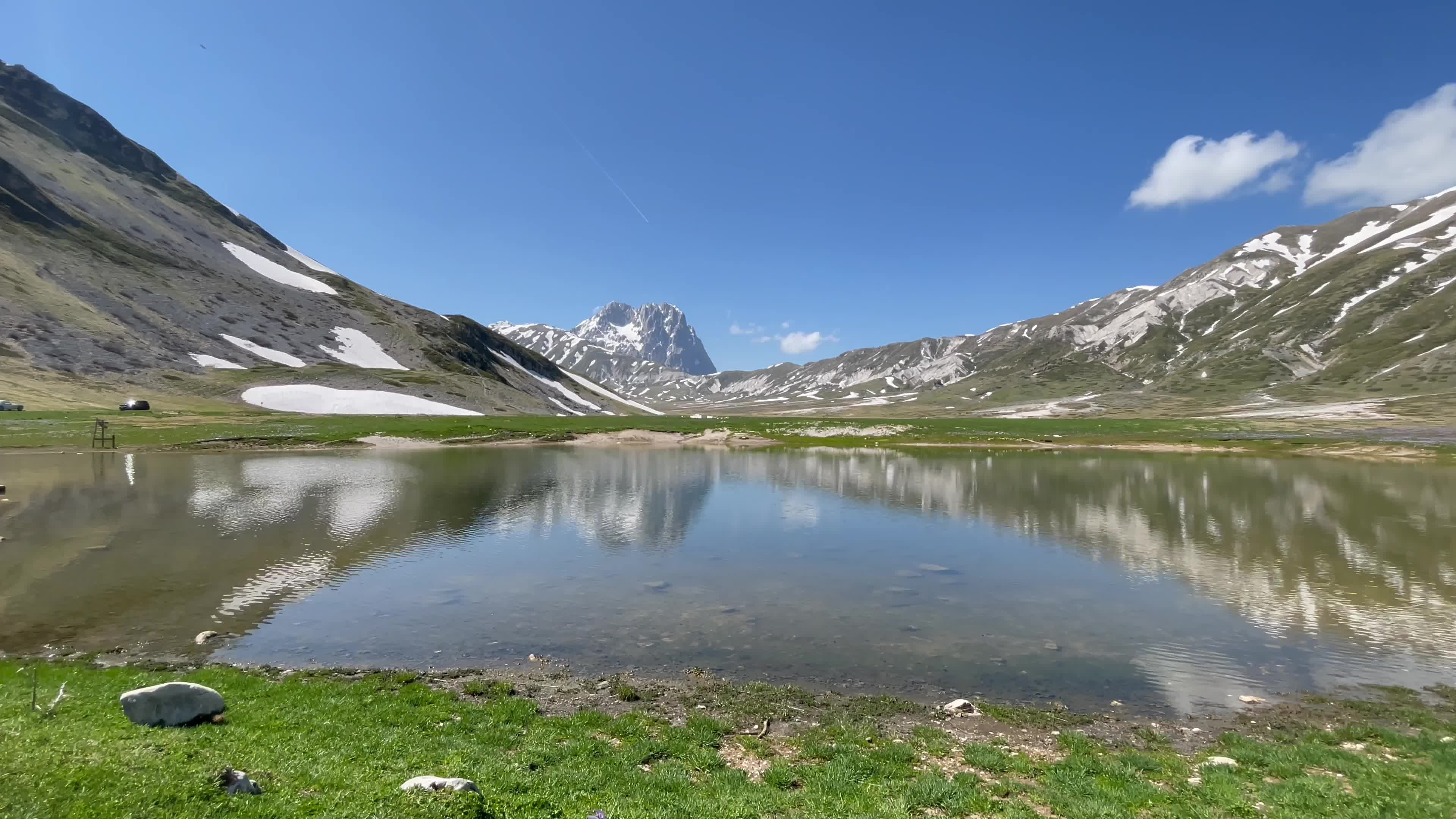 Pietranzoni Lake in Campo Imperatore