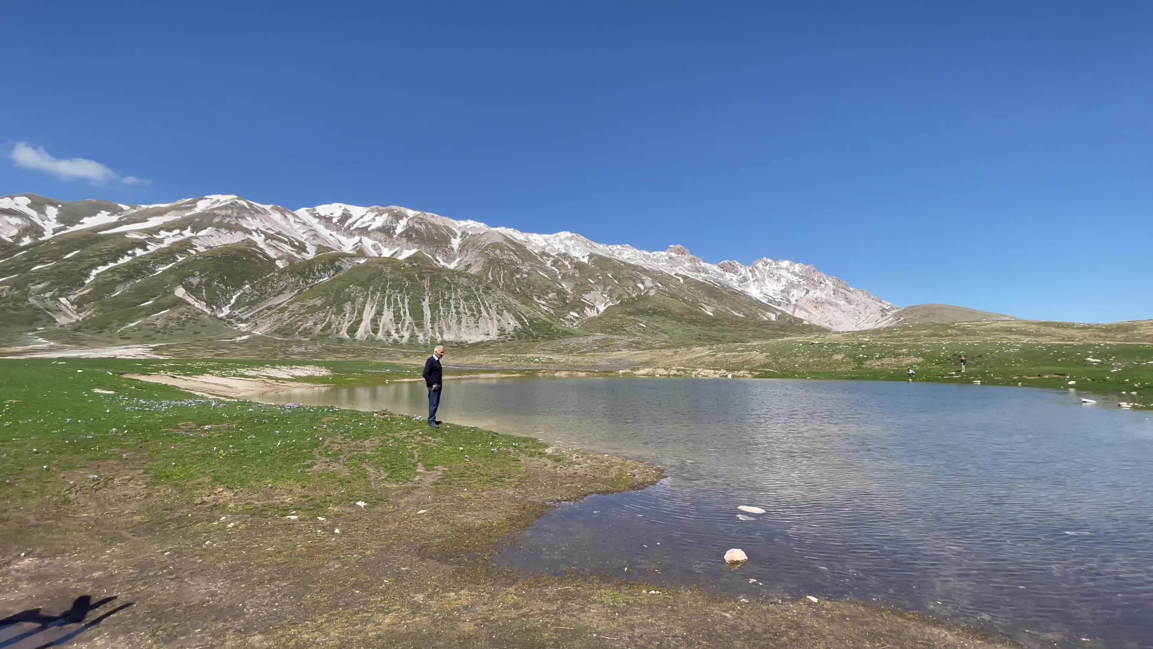 Pietranzoni Lake in Campo Imperatore