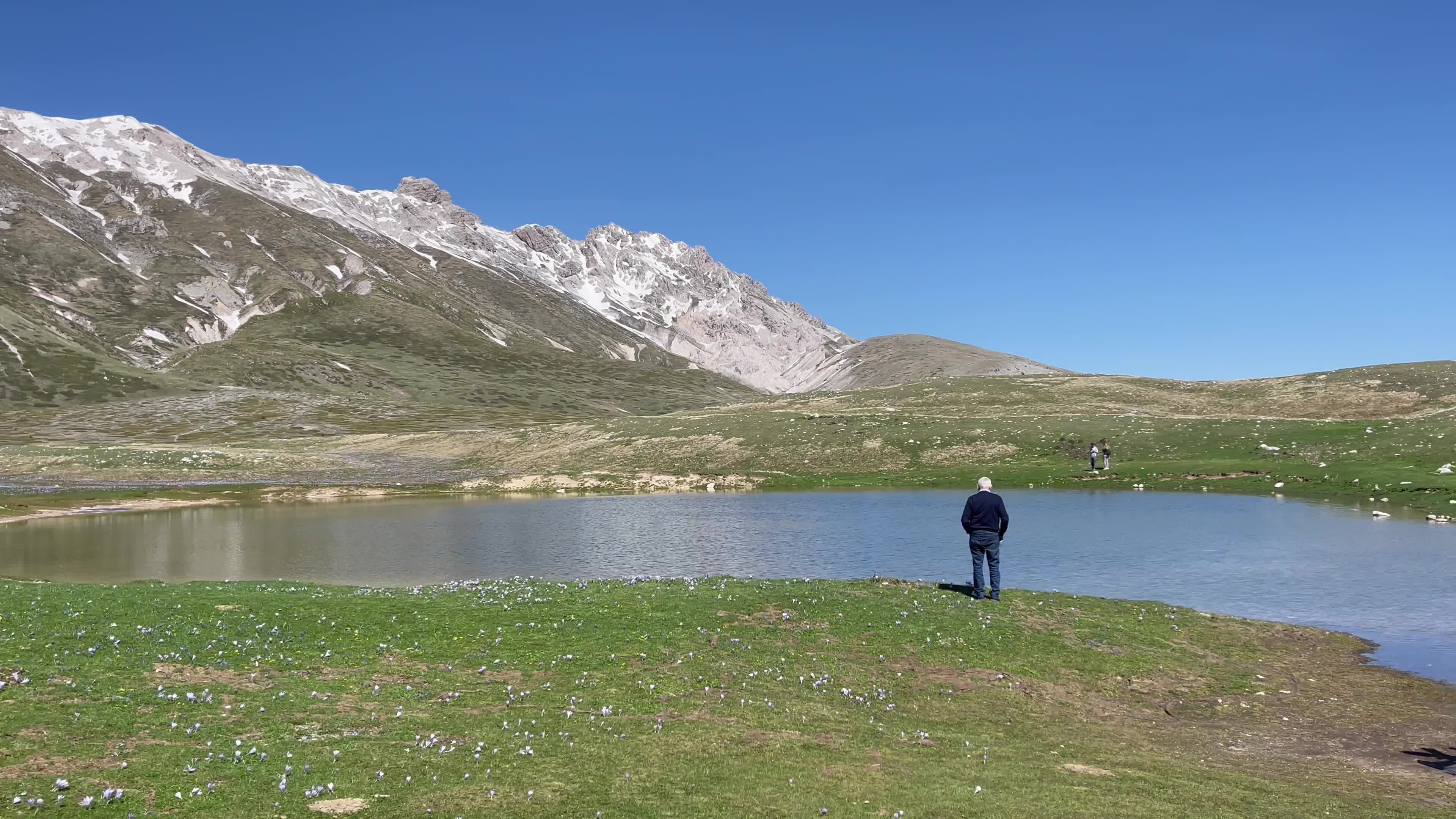 Pietranzoni Lake in Campo Imperatore