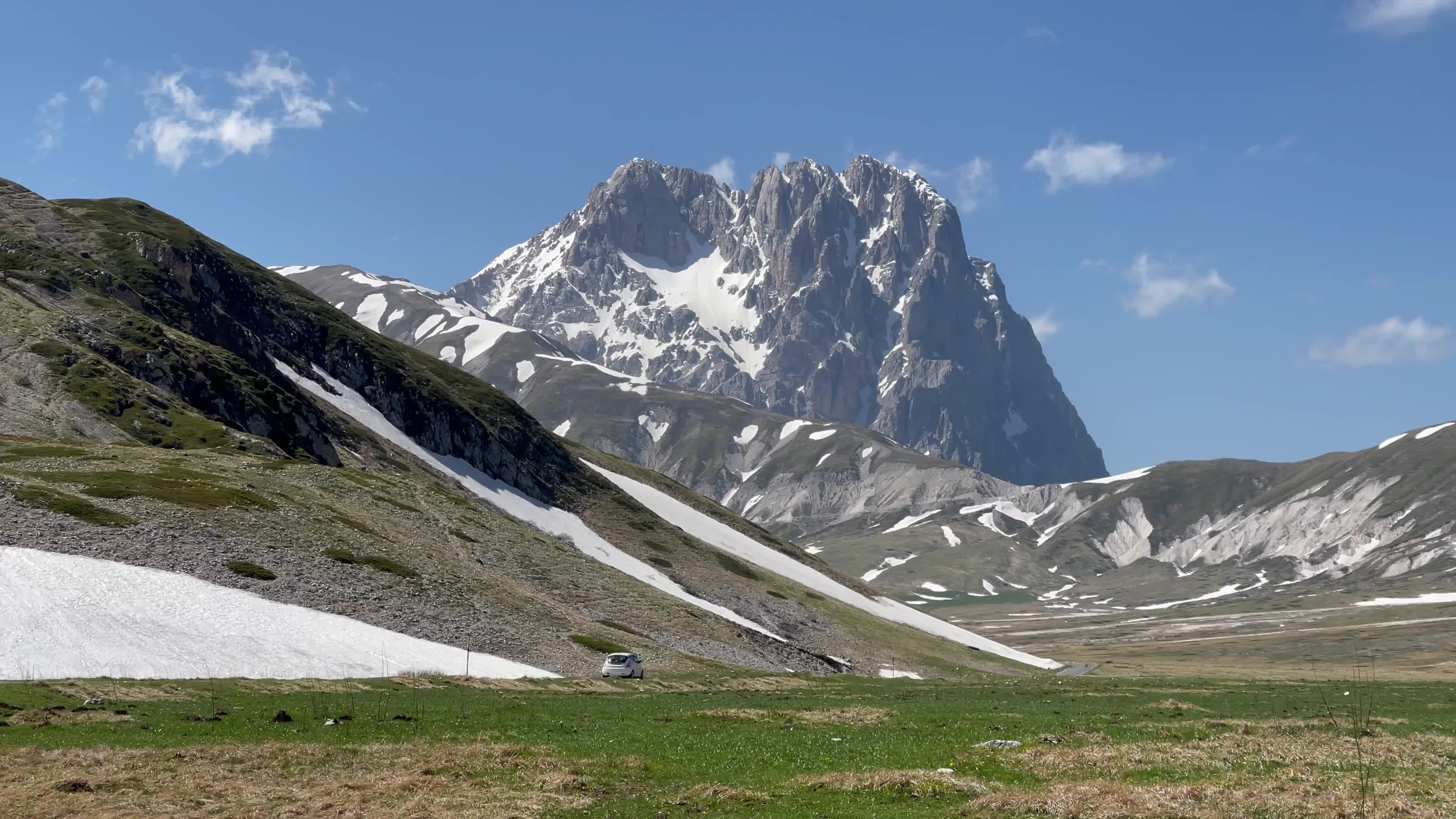 Pietranzoni Lake in Campo Imperatore