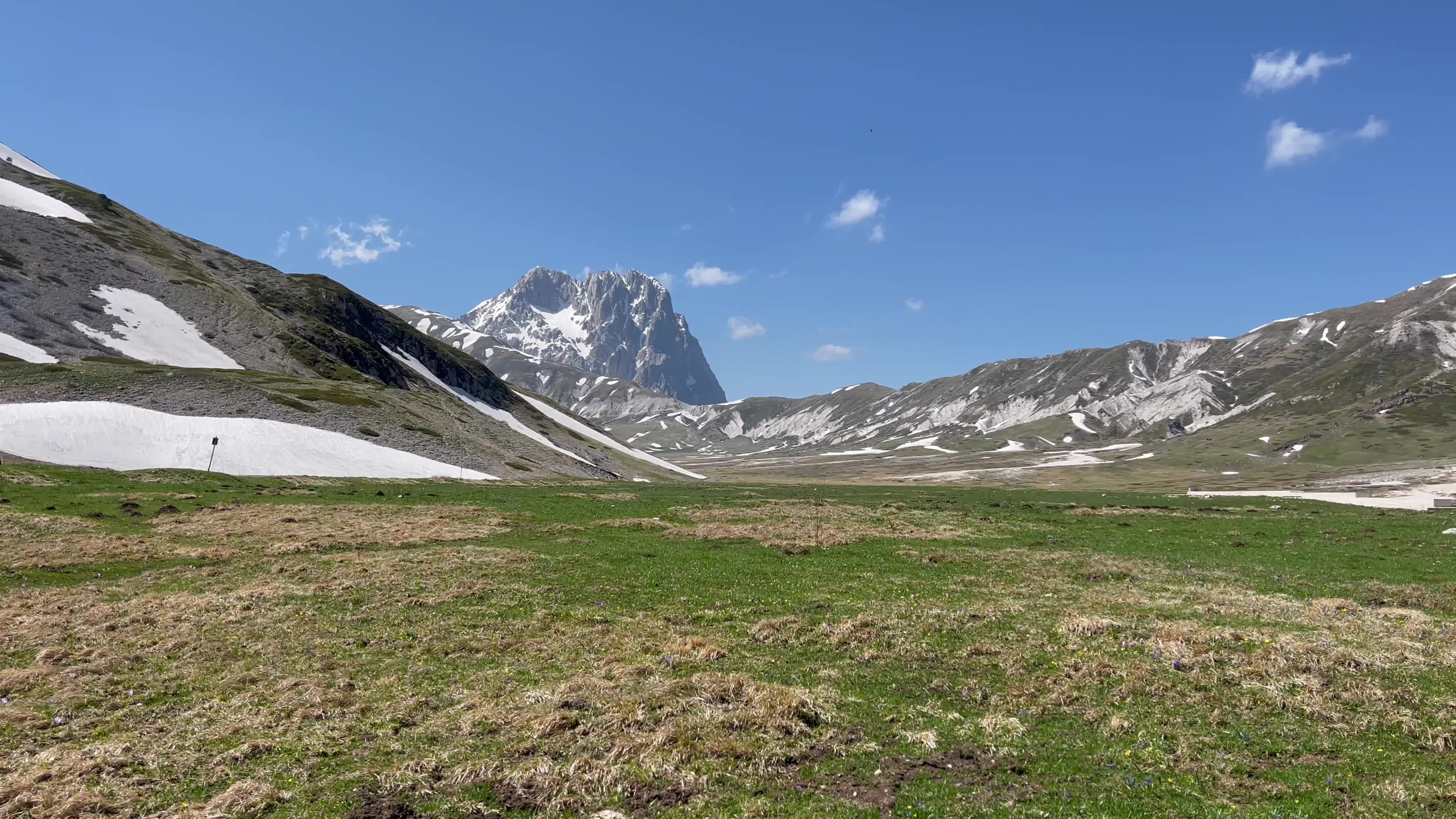 Pietranzoni Lake in Campo Imperatore