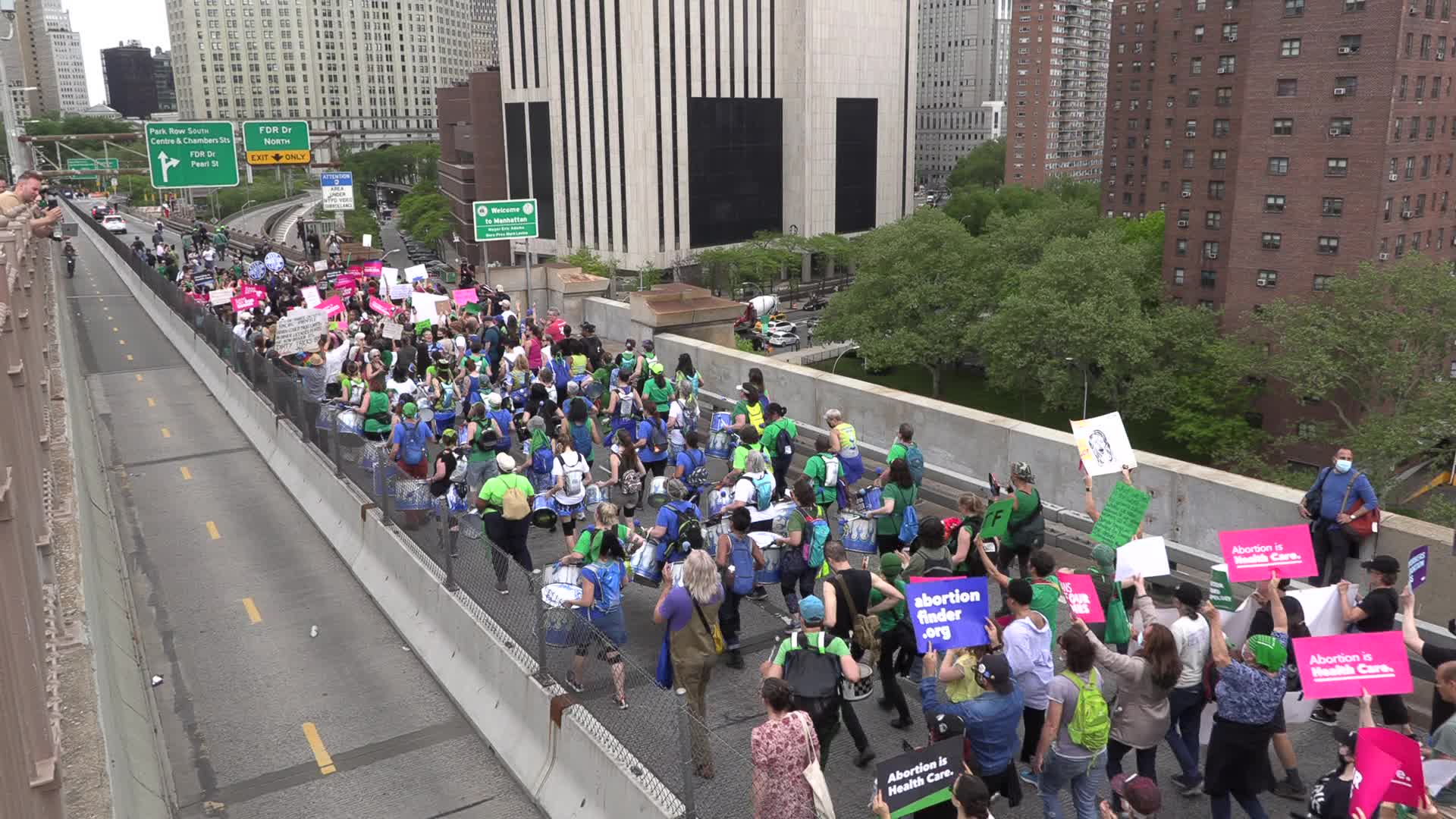 NYC: Abortion right’s activists march across Brooklyn Bridge