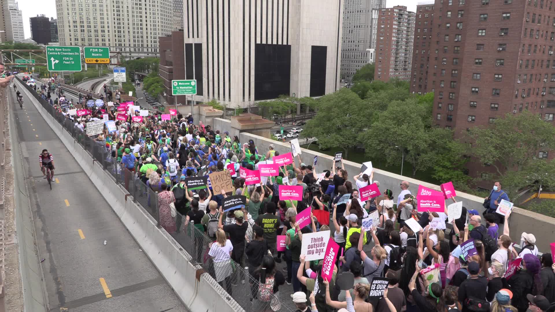 NYC: Abortion right’s activists march across Brooklyn Bridge