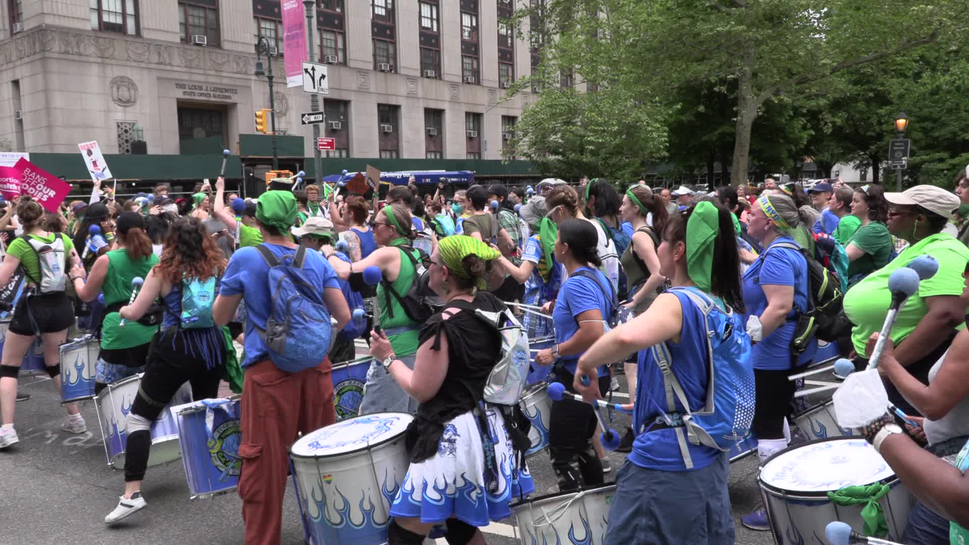 NYC: Abortion right’s activists march across Brooklyn Bridge