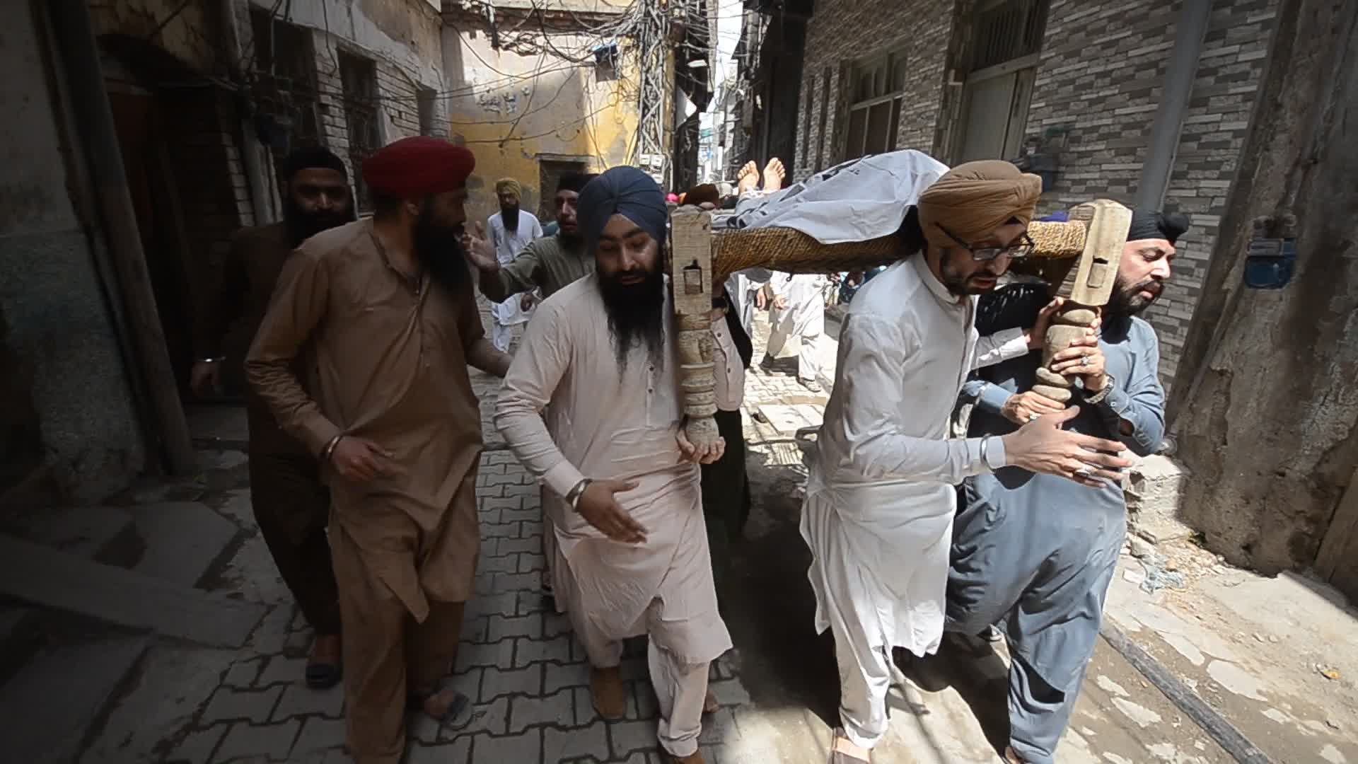 Minority Sikh traders killed in Peshawar
