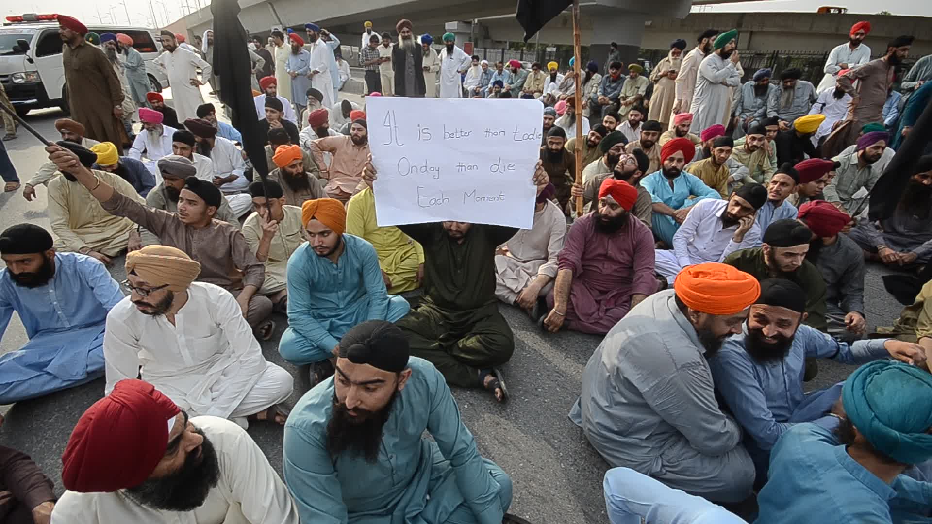 Minority Sikh traders killed in Peshawar
