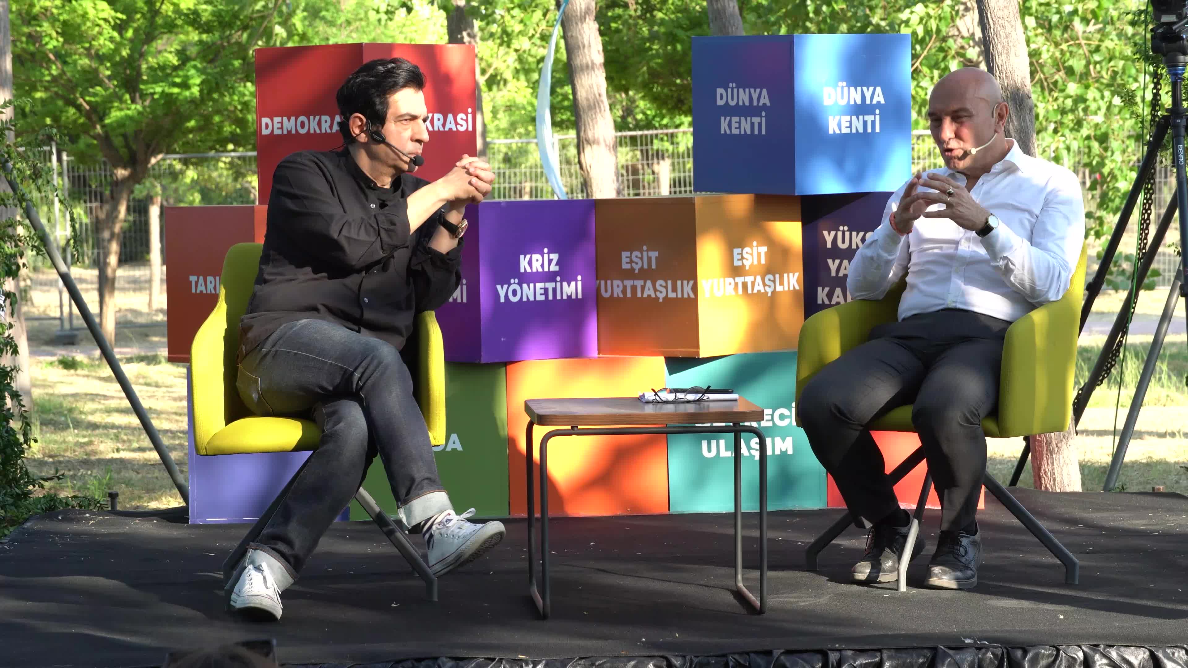 Famous actor and TV personality Okan Bayulgen in an interview with Izmir Mayor Tunc Soyer 
