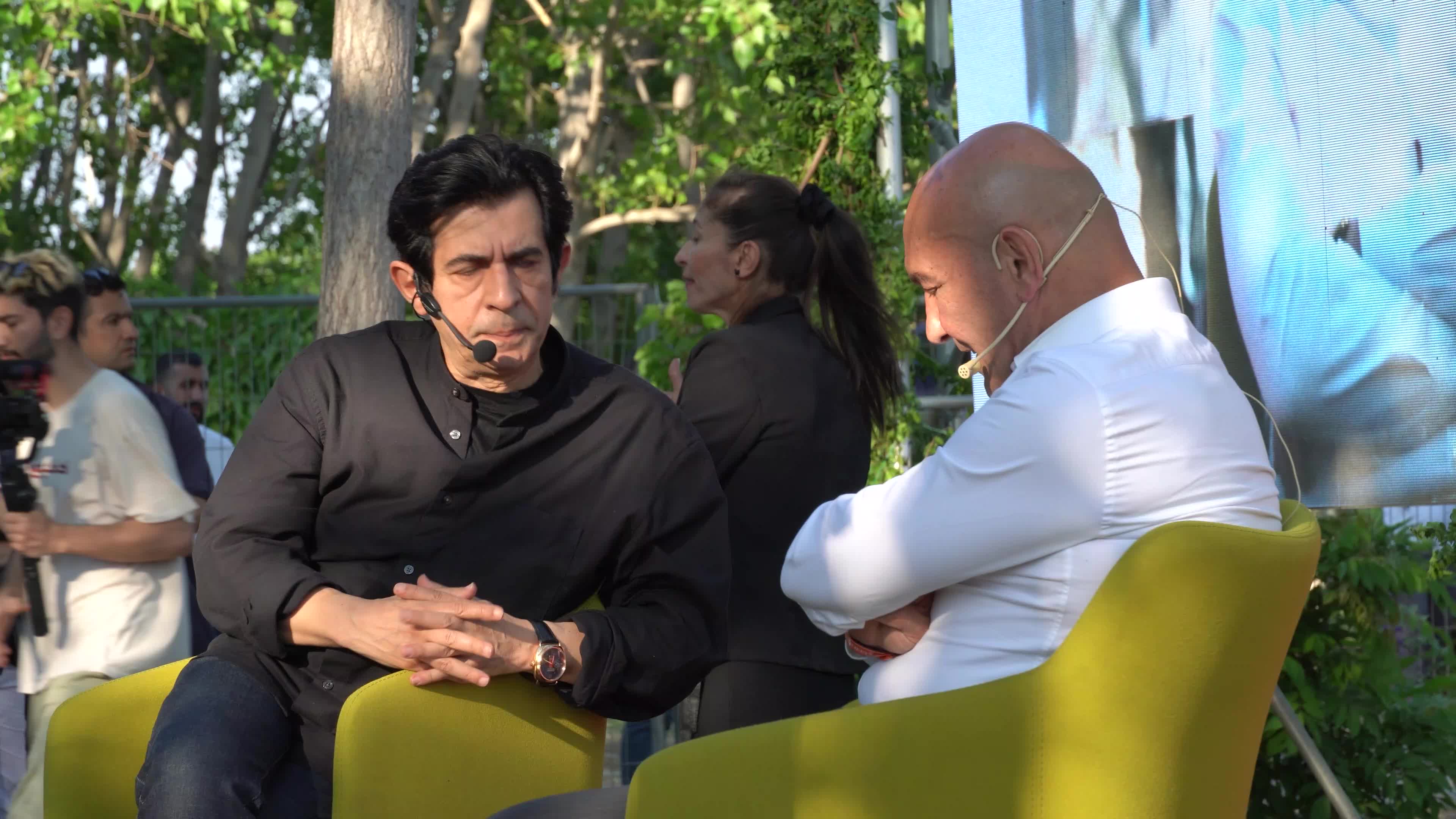 Famous actor and TV personality Okan Bayulgen in an interview with Izmir Mayor Tunc Soyer 