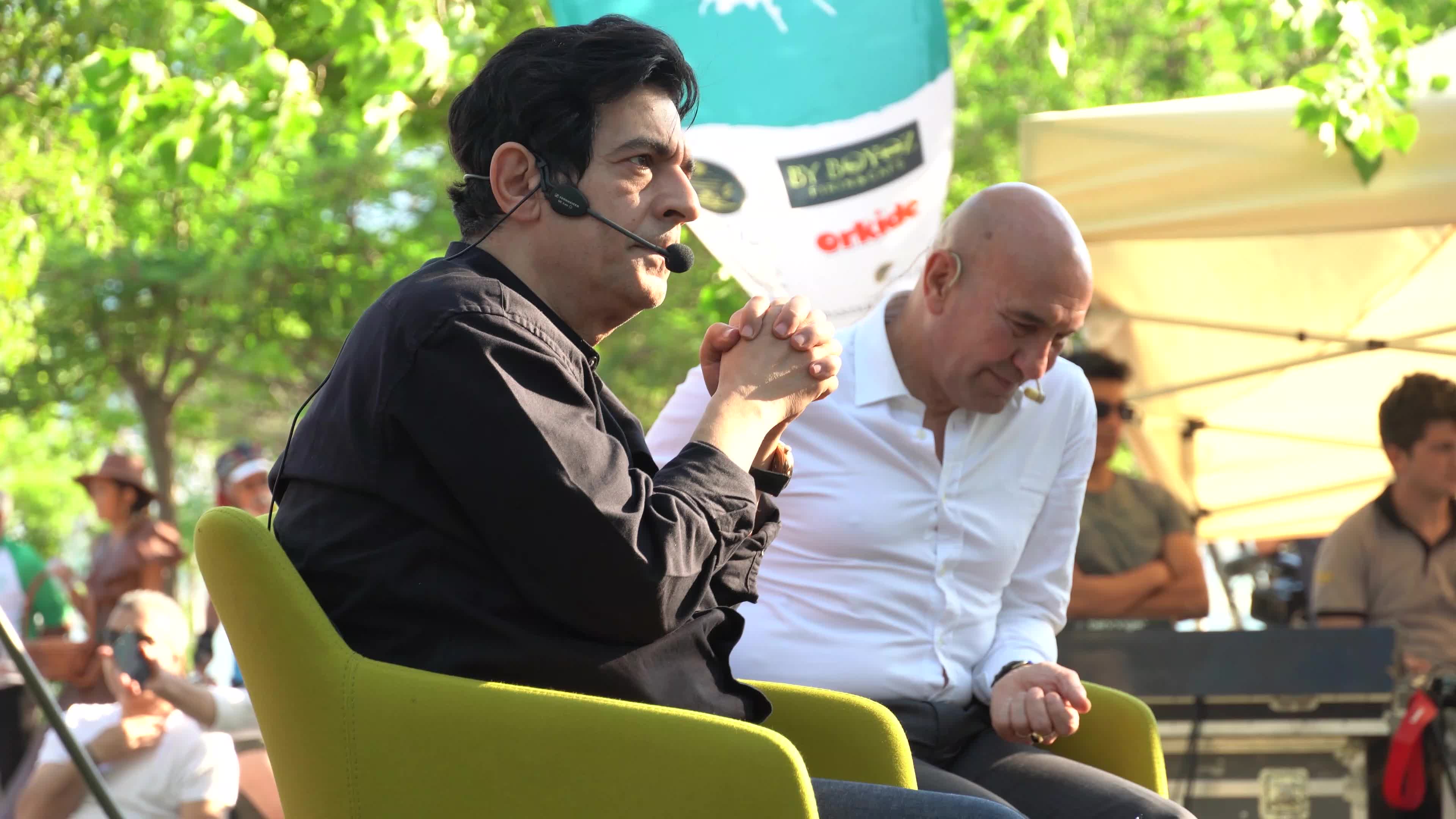 Famous actor and TV personality Okan Bayulgen in an interview with Izmir Mayor Tunc Soyer 