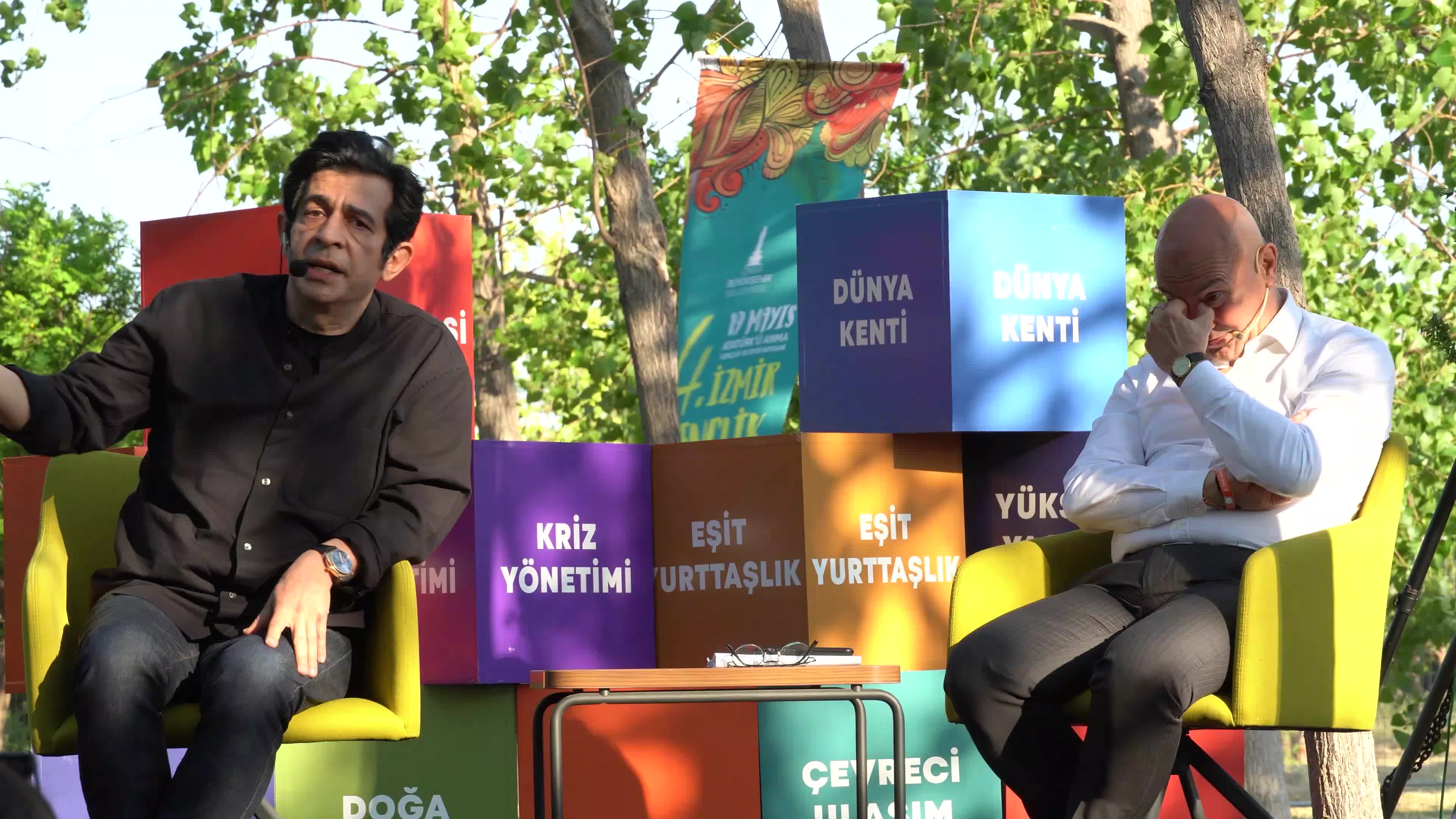 Famous actor and TV personality Okan Bayulgen in an interview with Izmir Mayor Tunc Soyer 