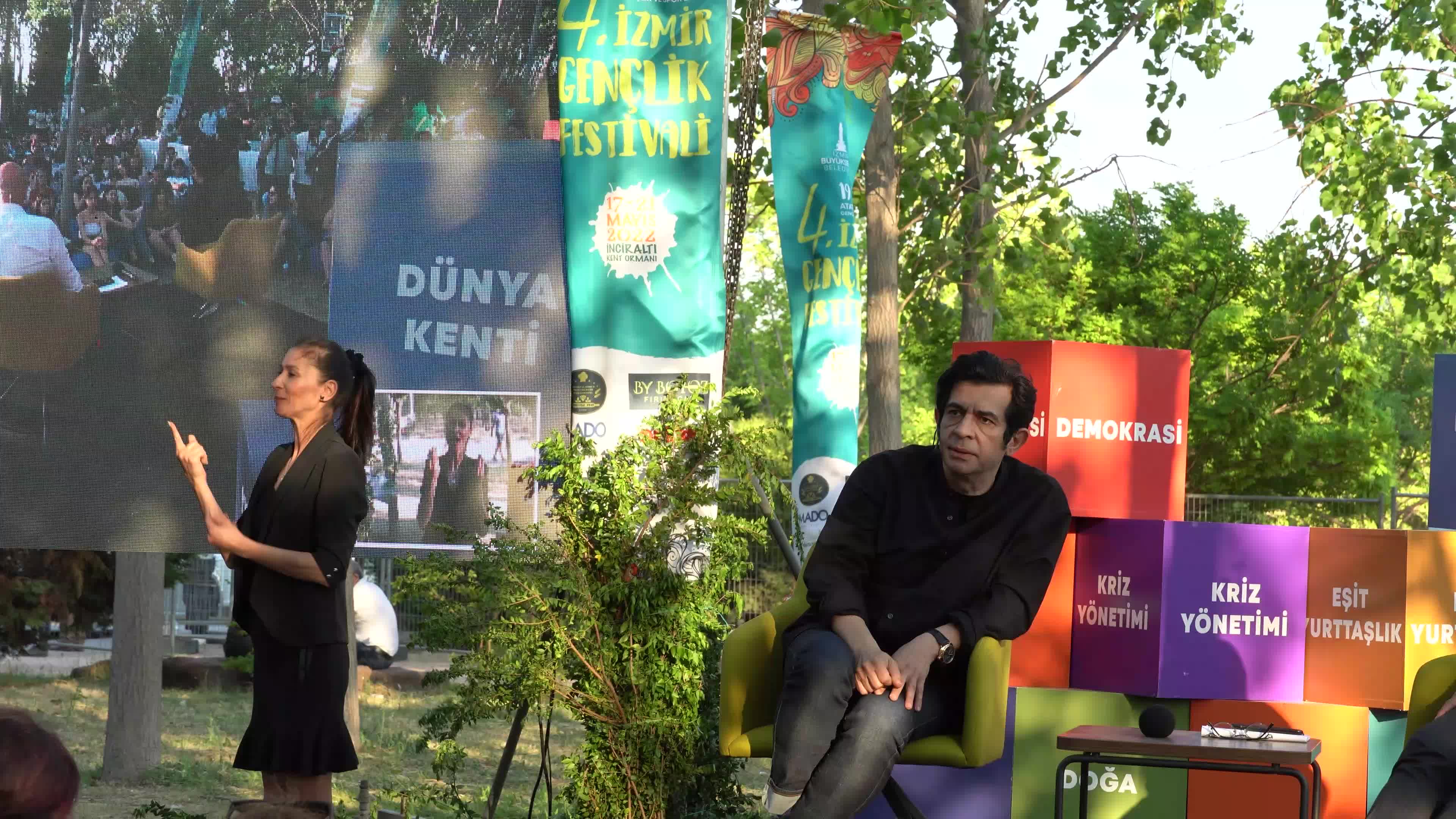 Famous actor and TV personality Okan Bayulgen in an interview with Izmir Mayor Tunc Soyer 