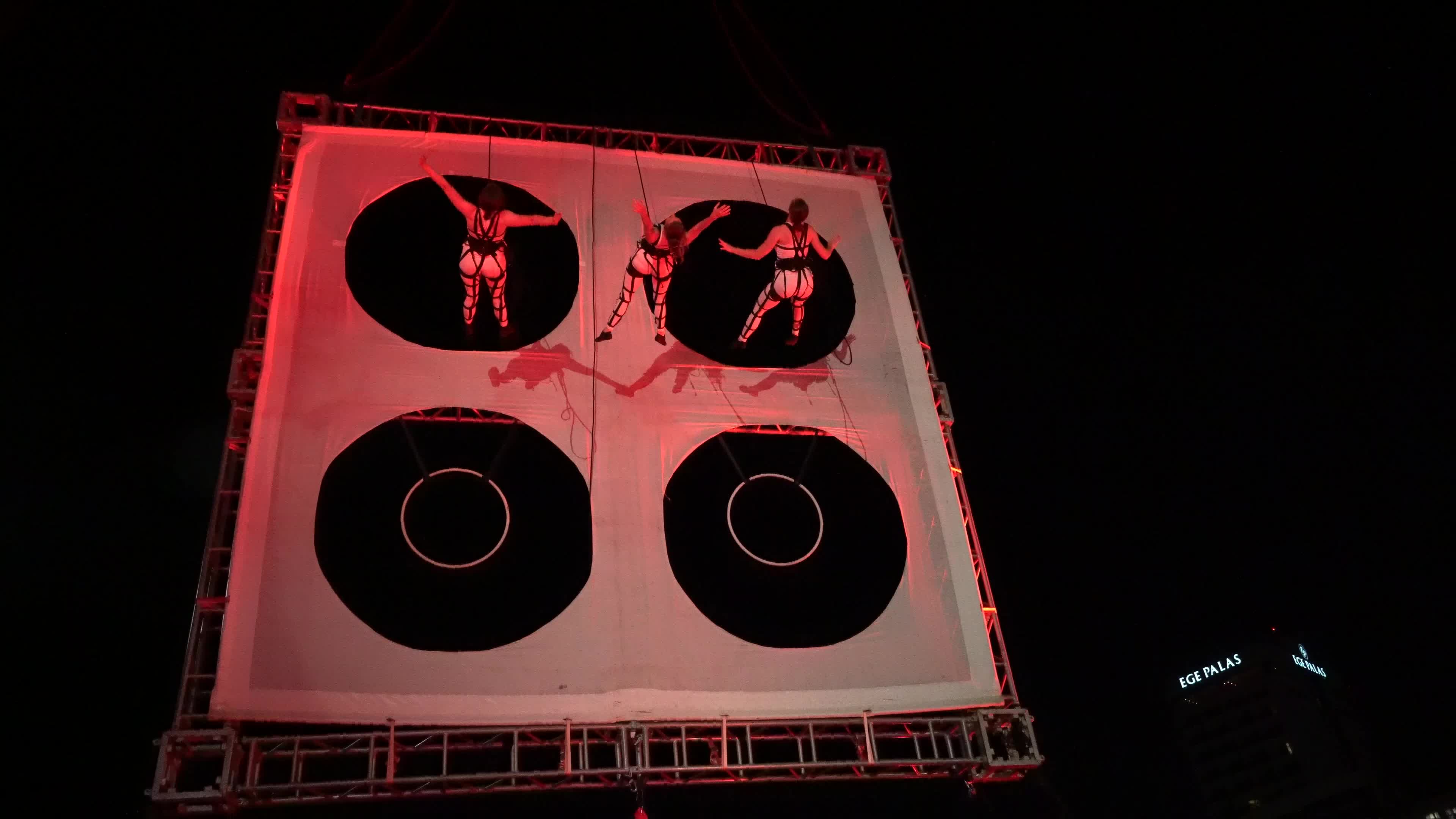  'Eventi Verticali' has performed ' Quadro'