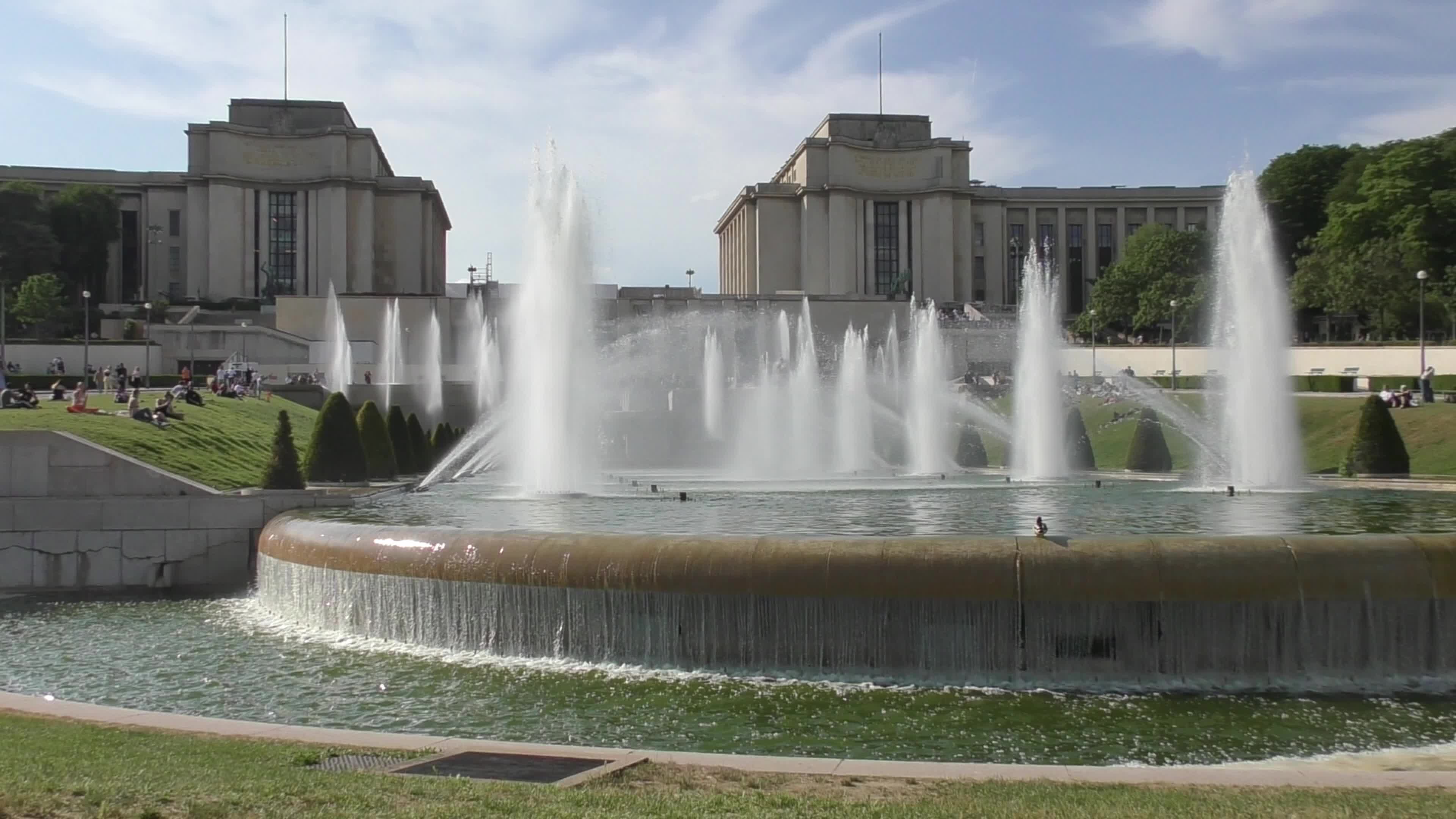 Trocadero pools and fountains in Paris