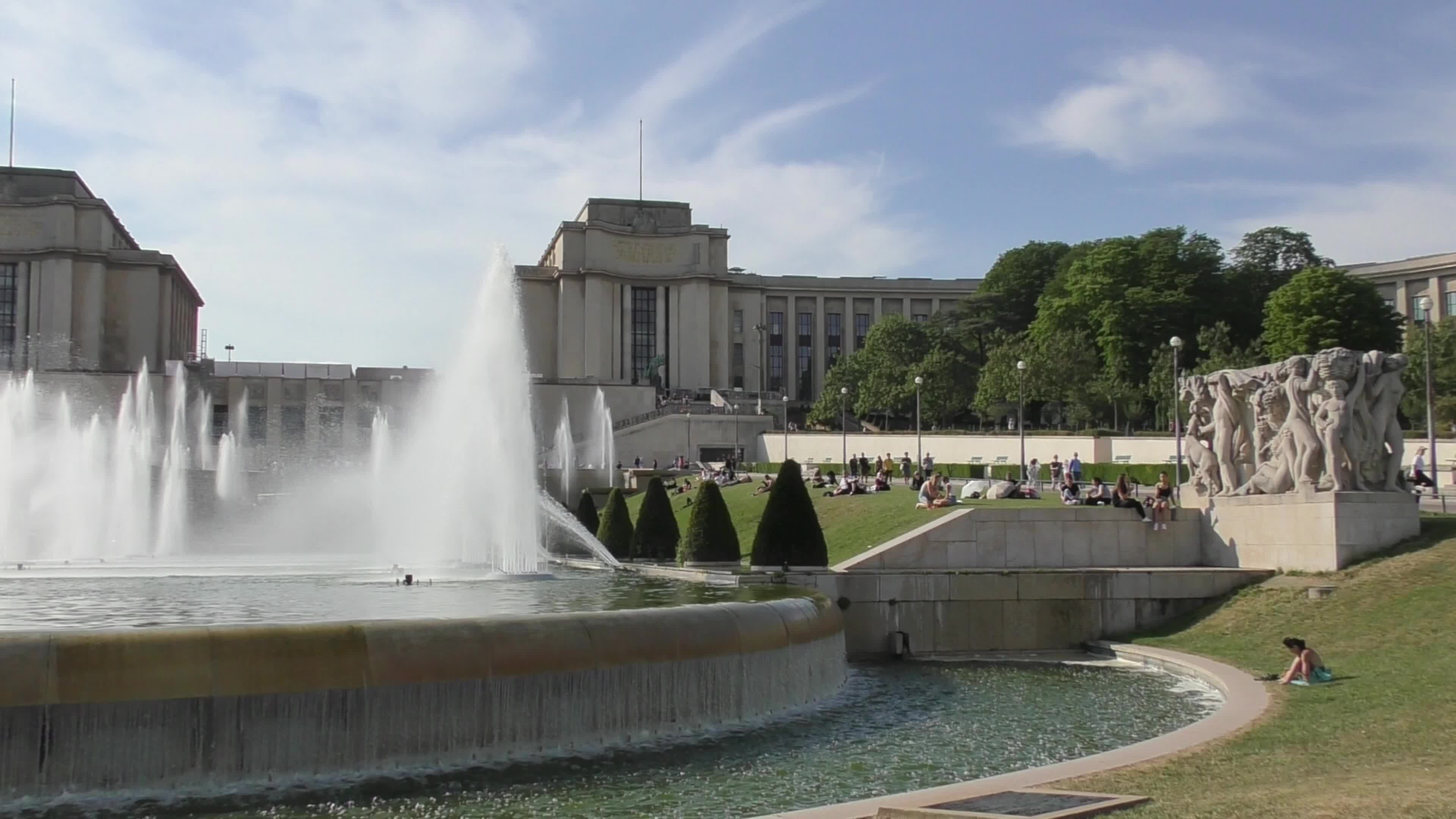 Trocadero pools and fountains in Paris