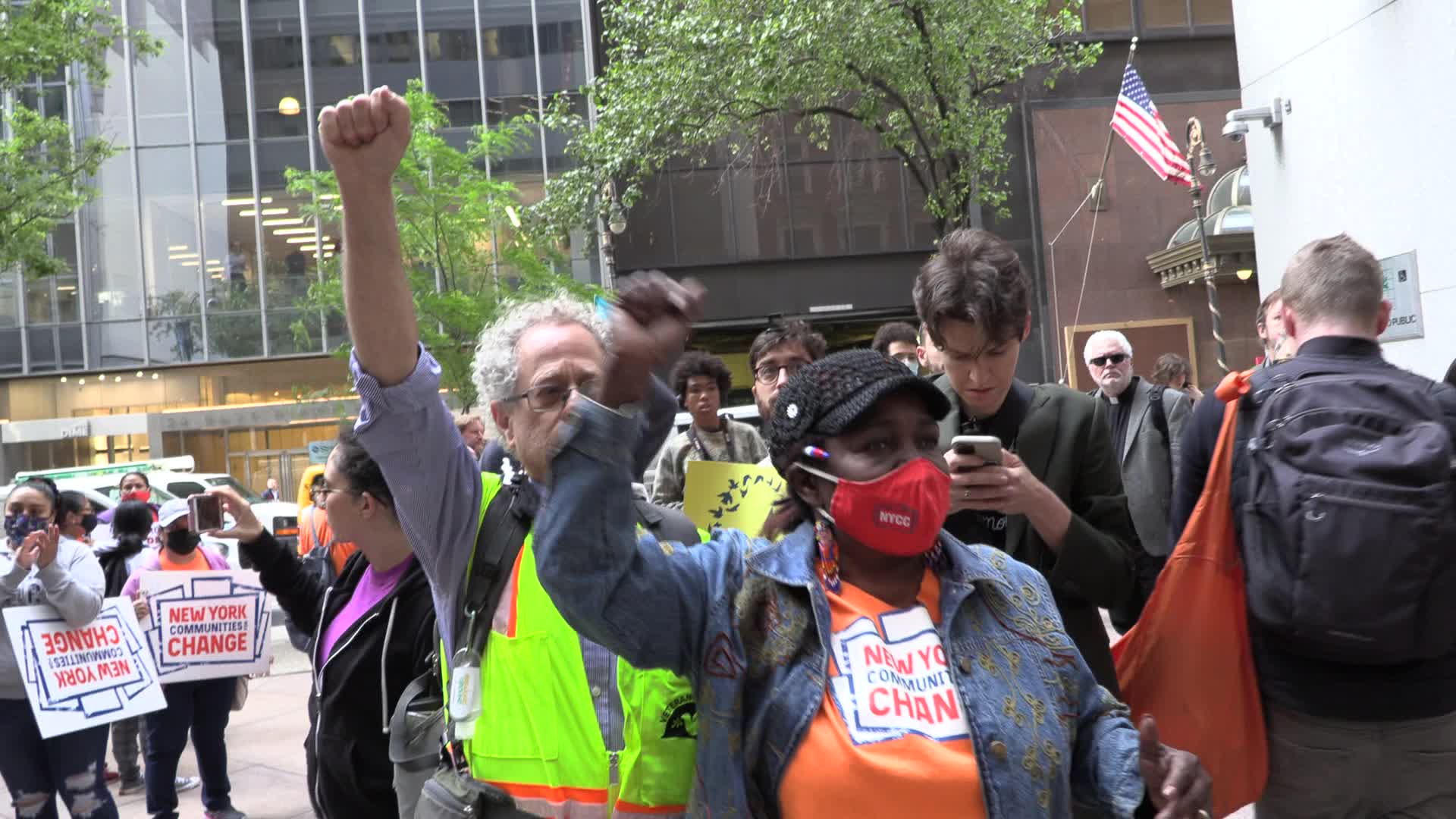 NYC: Arrests at BlackRock HQ after climate protest