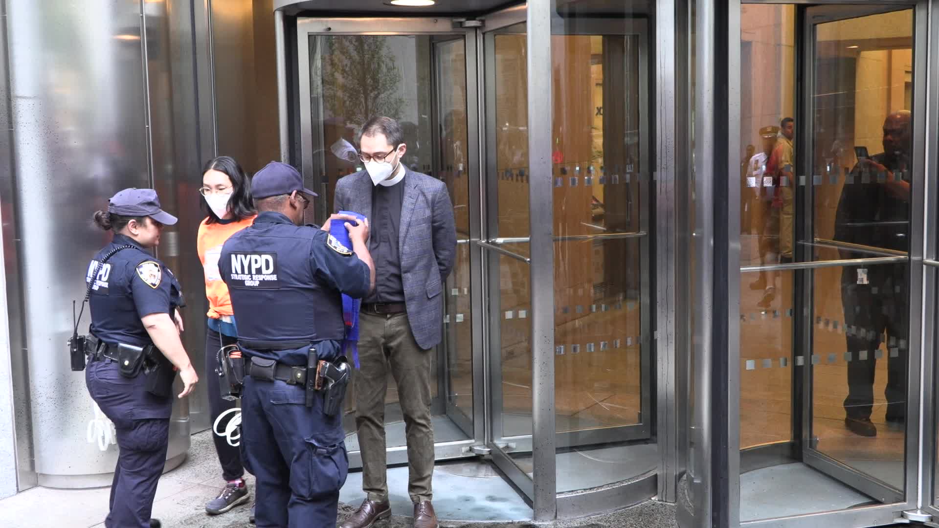 NYC: Arrests at BlackRock HQ after climate protest