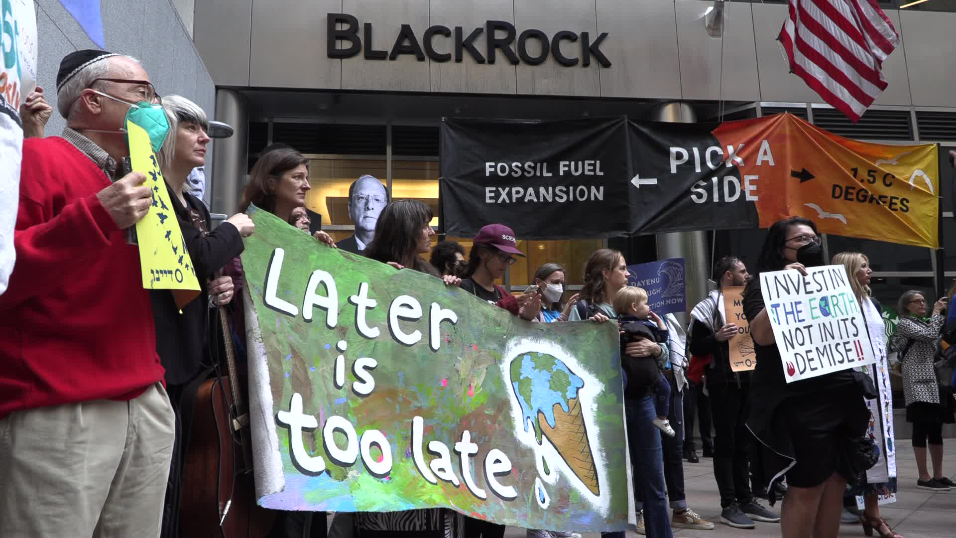 NYC: Arrests at BlackRock HQ after climate protest