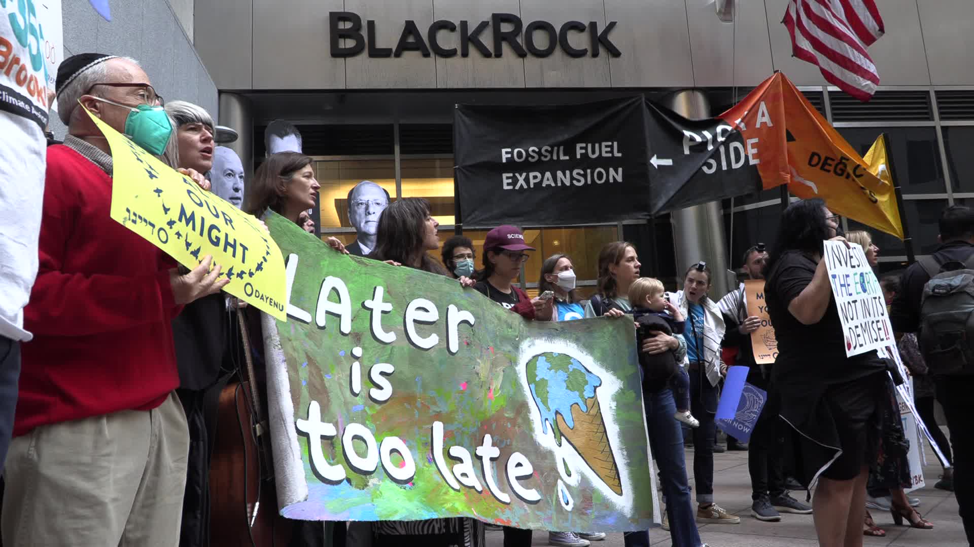 NYC: Arrests at BlackRock HQ after climate protest