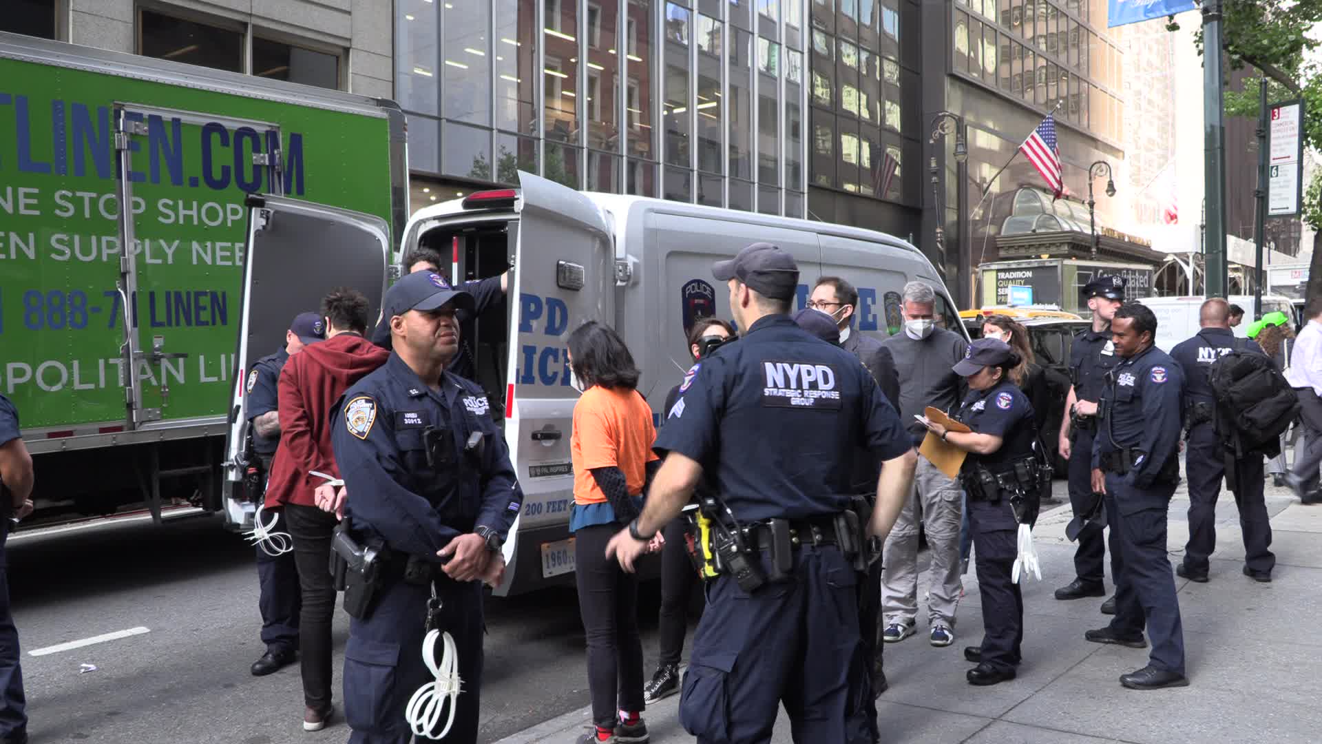 NYC: Arrests at BlackRock HQ after climate protest