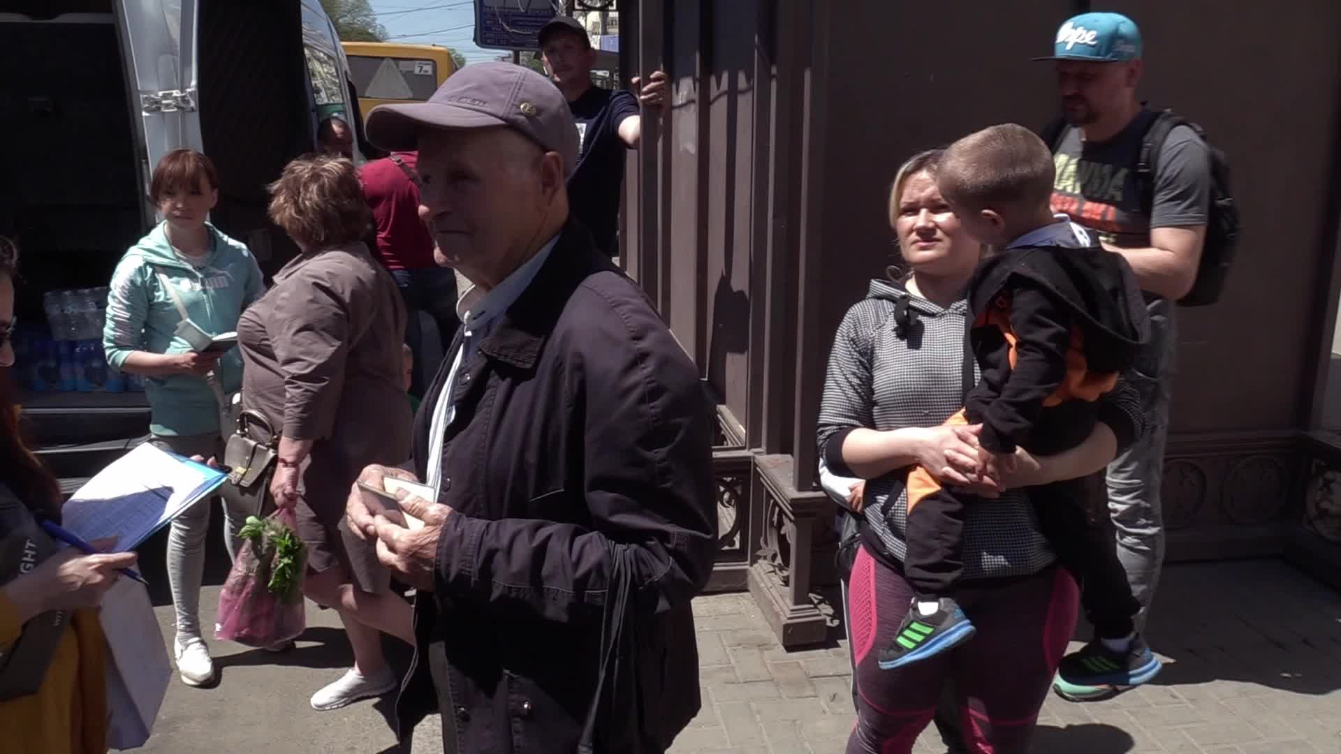 Ukrainian refugees leave Ukraine to Italy, amid Russian invasion in Ukraine