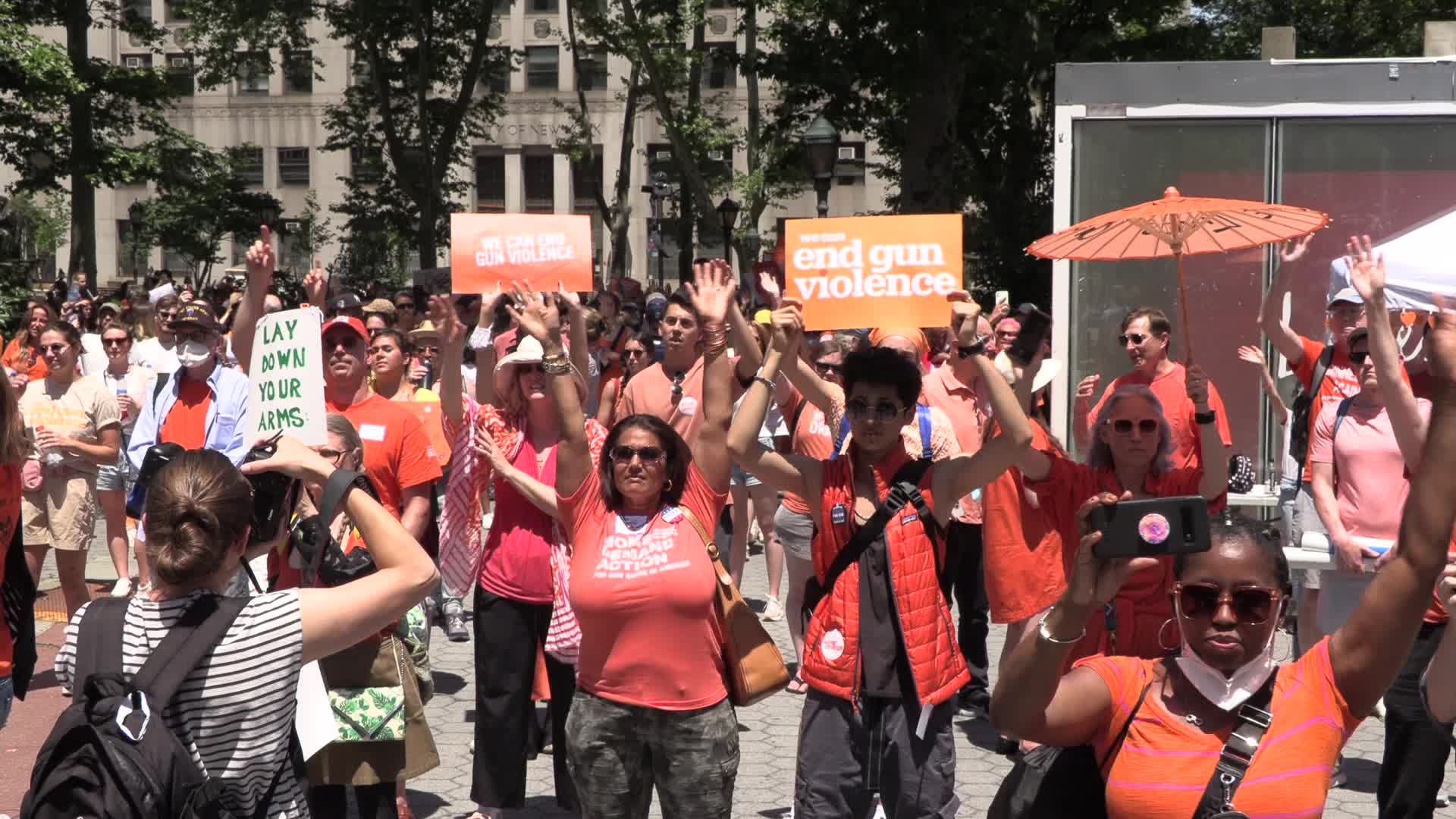 NYC: Moms march over Brooklyn Bridge against gun violence