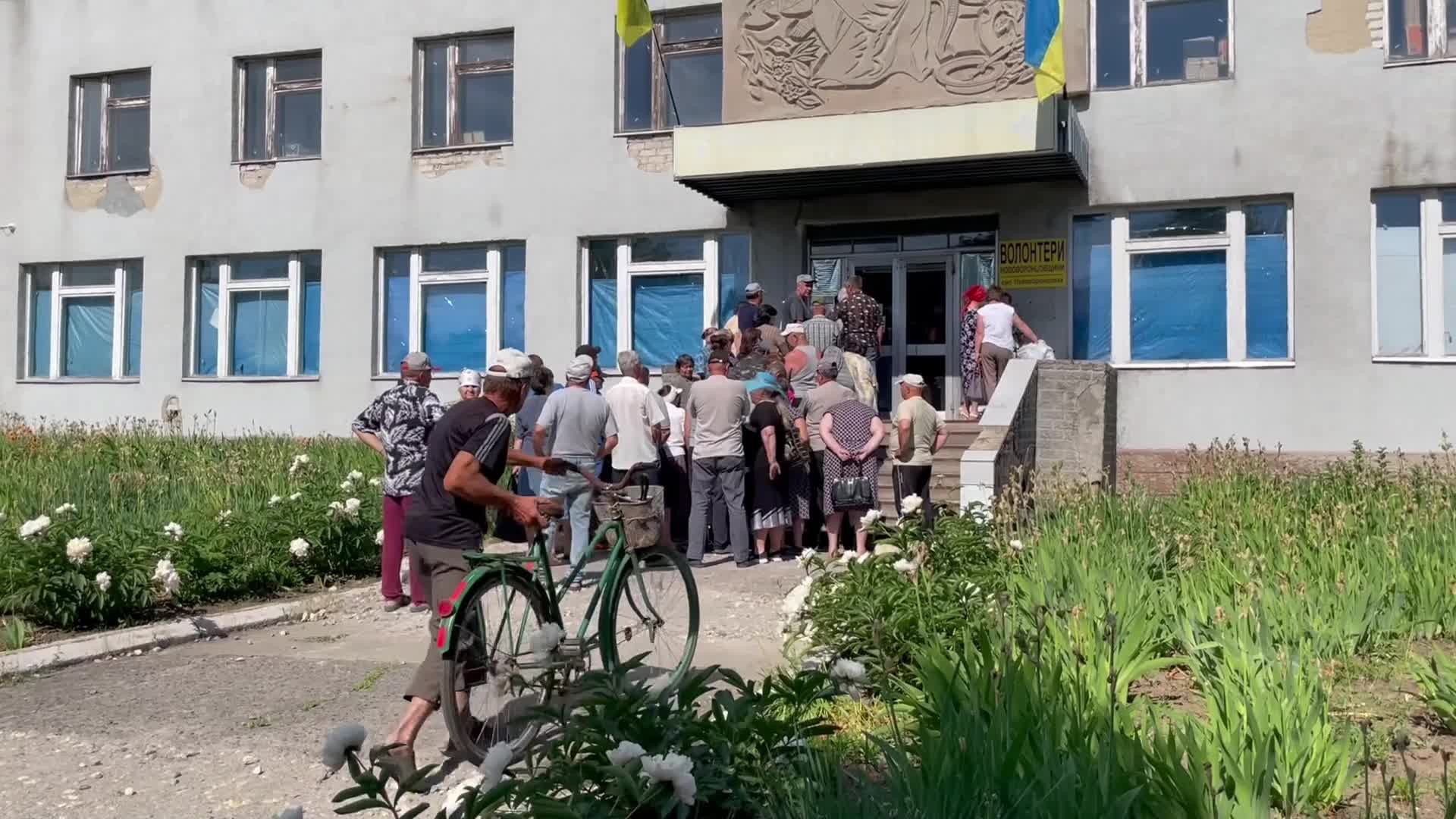 Humanitarian Help In Novovorontsovka-Front Line