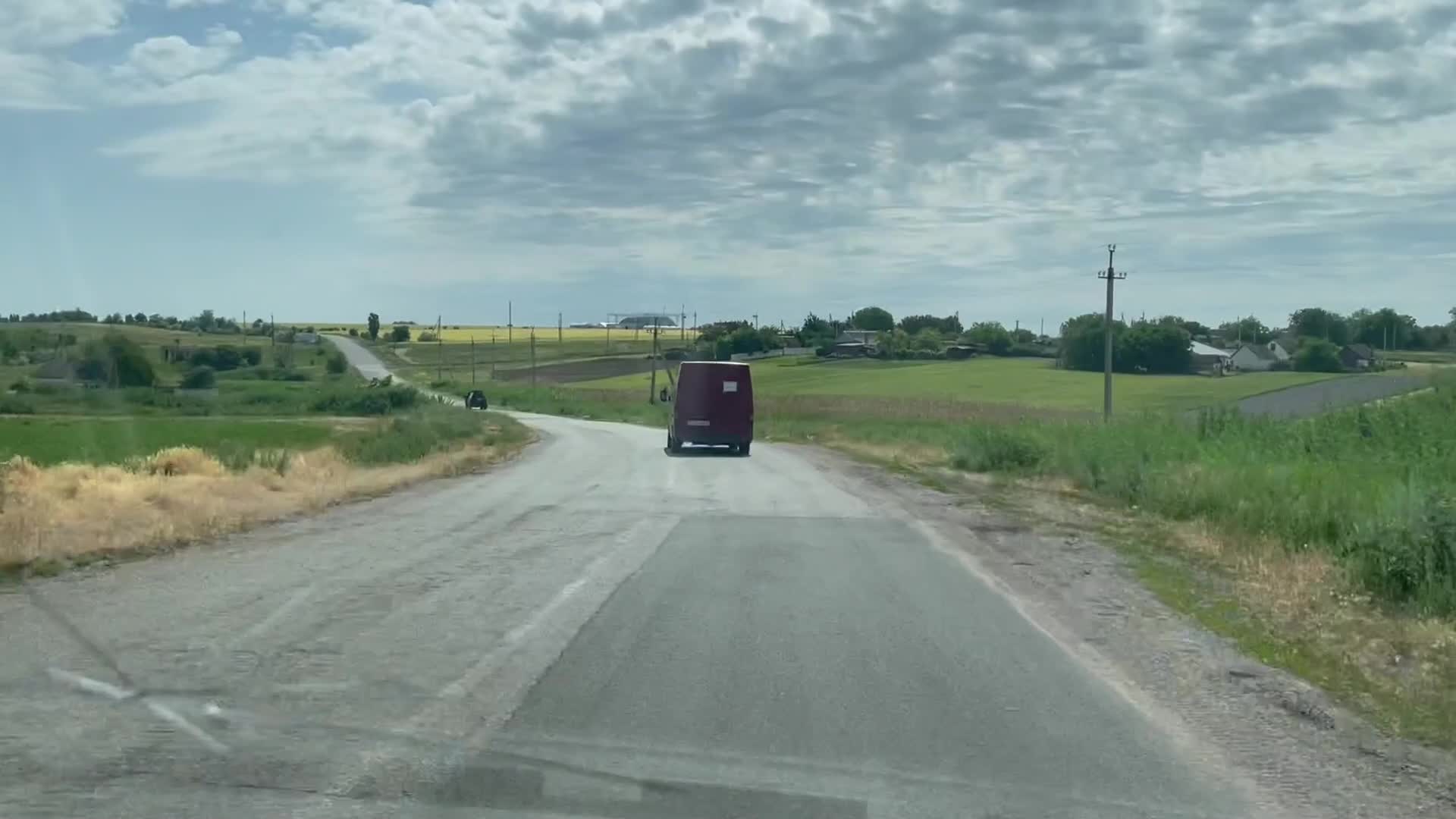 Humanitarian aid escorted by Ukrainian Special Forces in Hrushivka