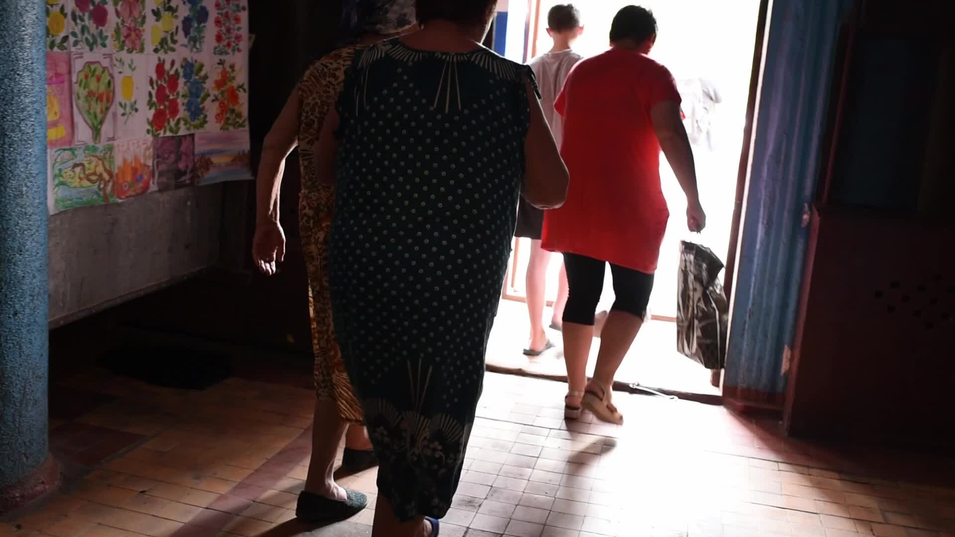 Humanitarian aid escorted by Ukrainian Special Forces in Hrushivka