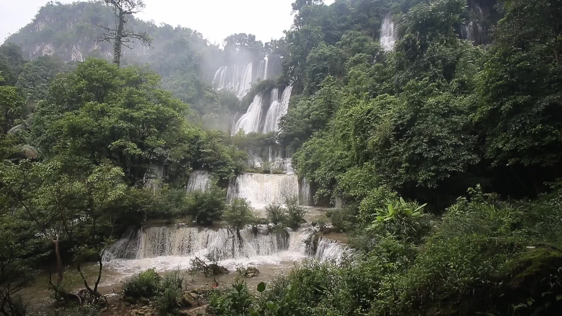 Tee Lor Su Waterfall