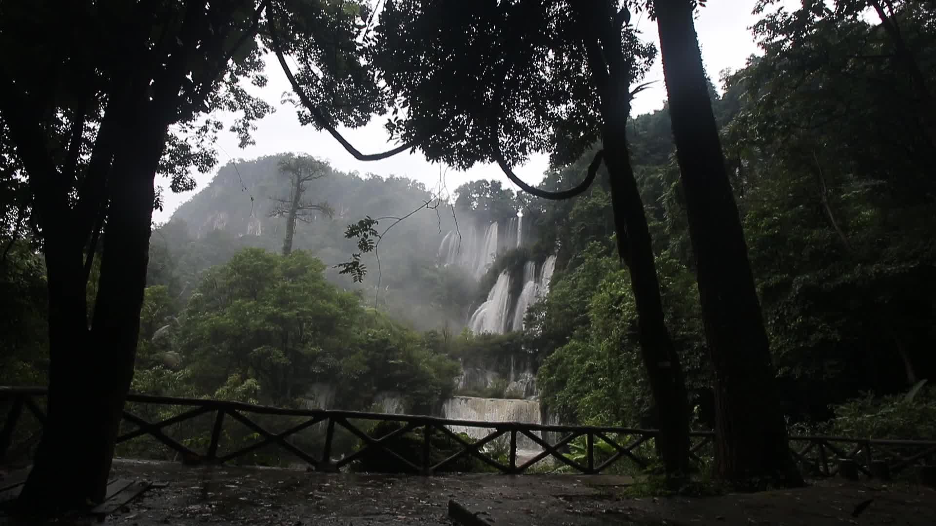 Tee Lor Su Waterfall