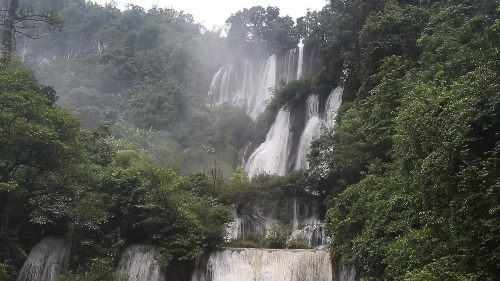 Tee Lor Su Waterfall