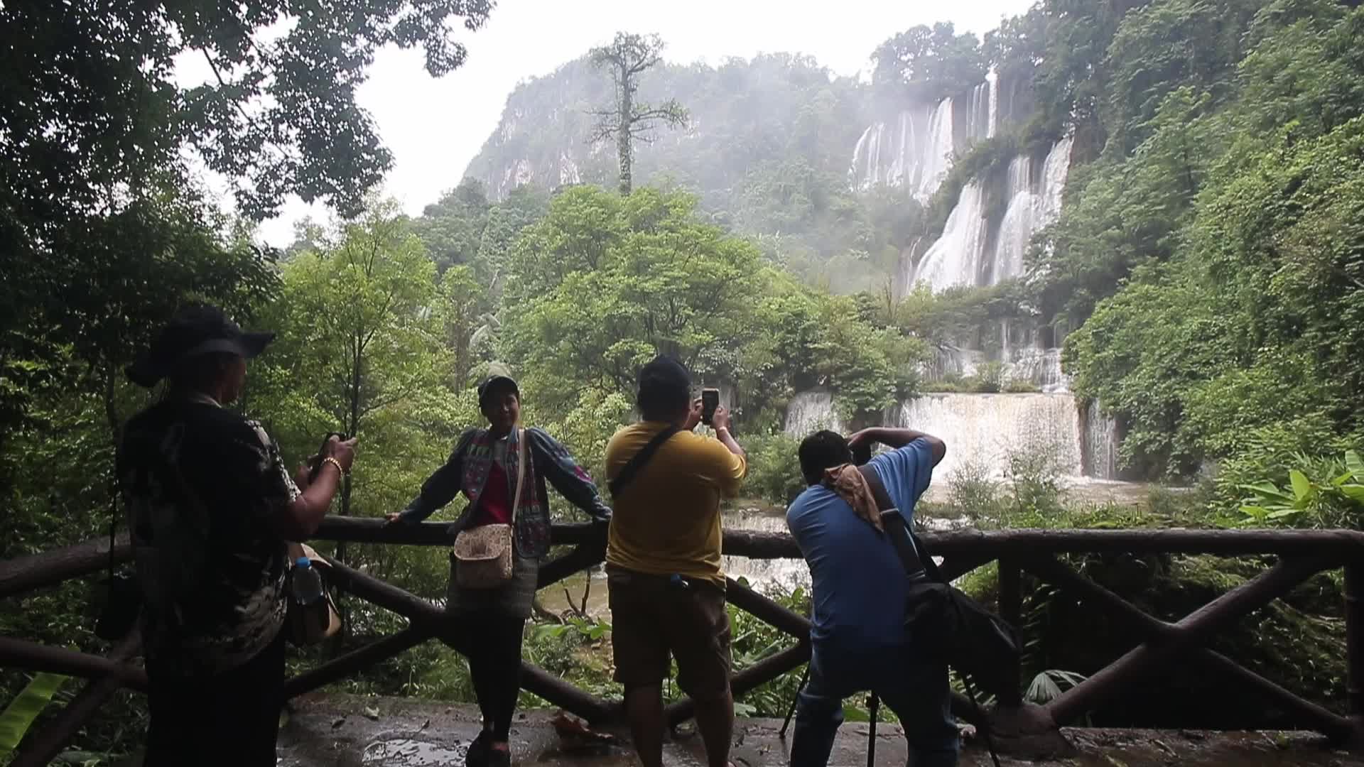 Tee Lor Su Waterfall