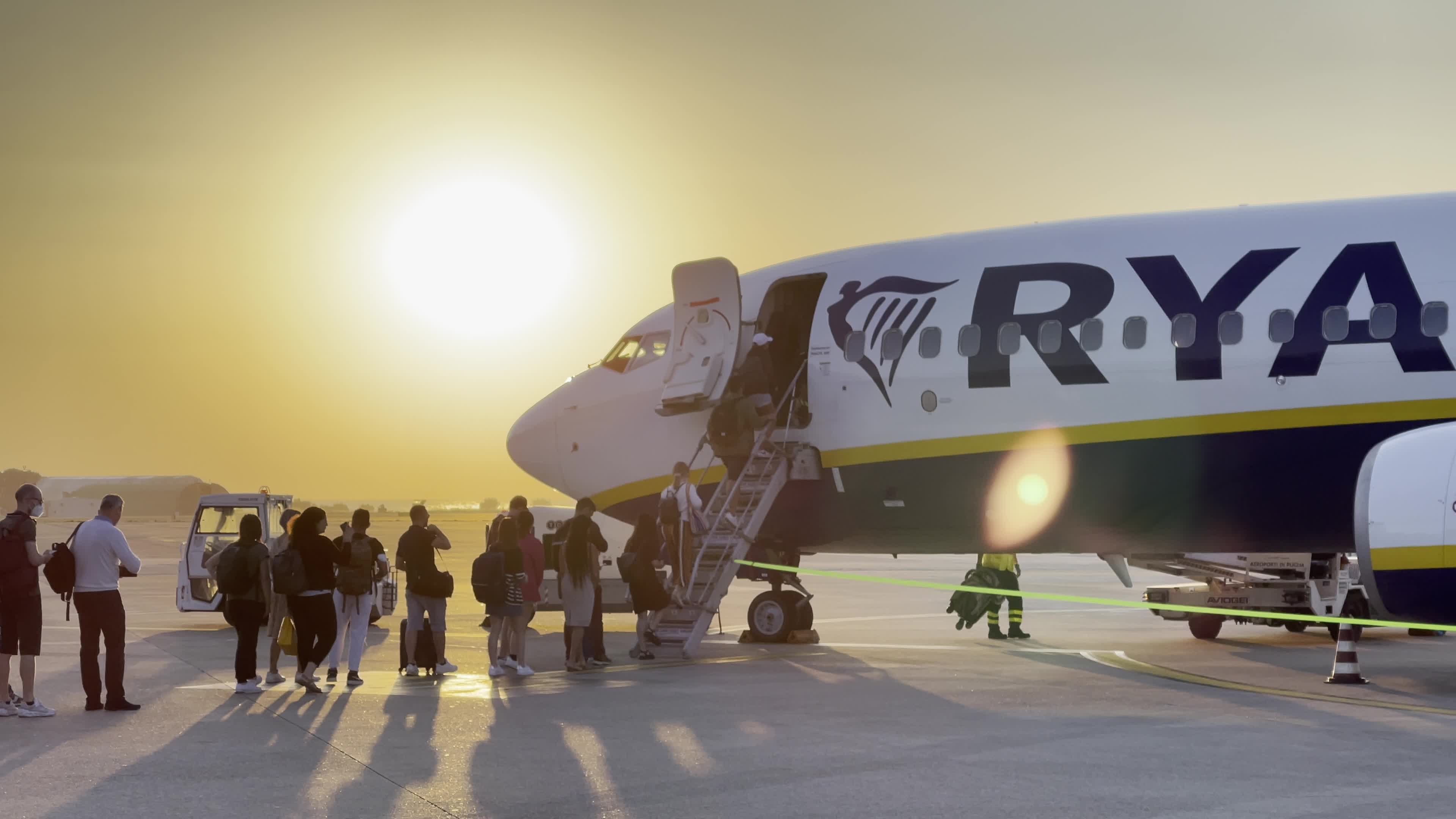 Ryanair Boeing 737-800 At Sunrise In Brindisi Airport