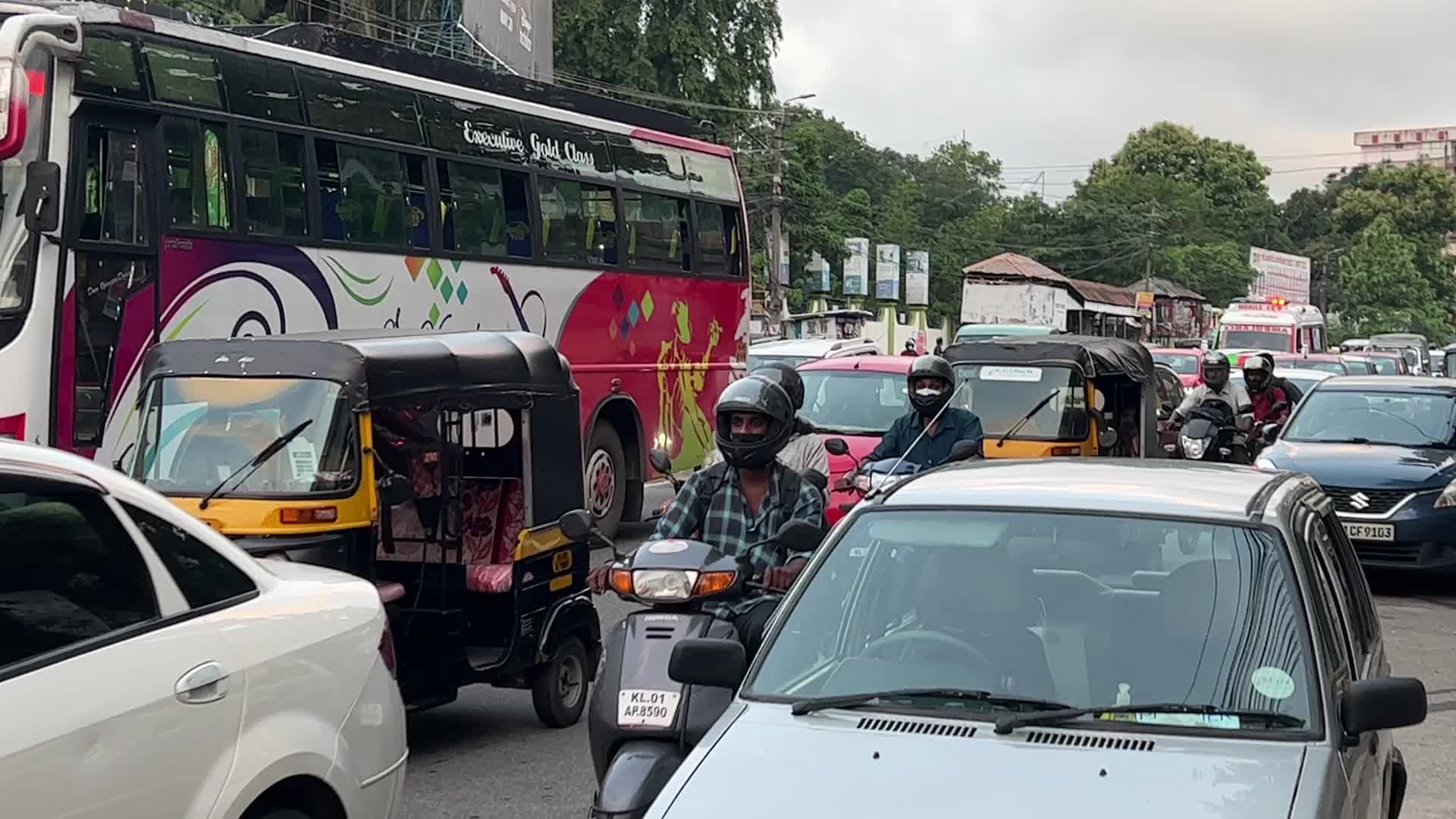 Heavy traffic in Thiruvananthapuram