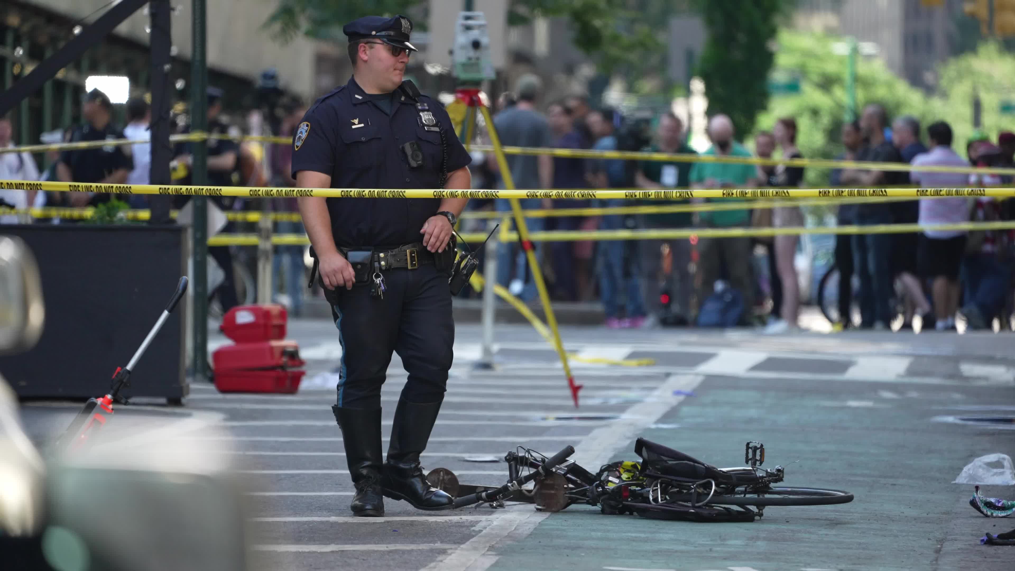 6 people hospitalized after taxi jumps curb in New York City, NYPD says