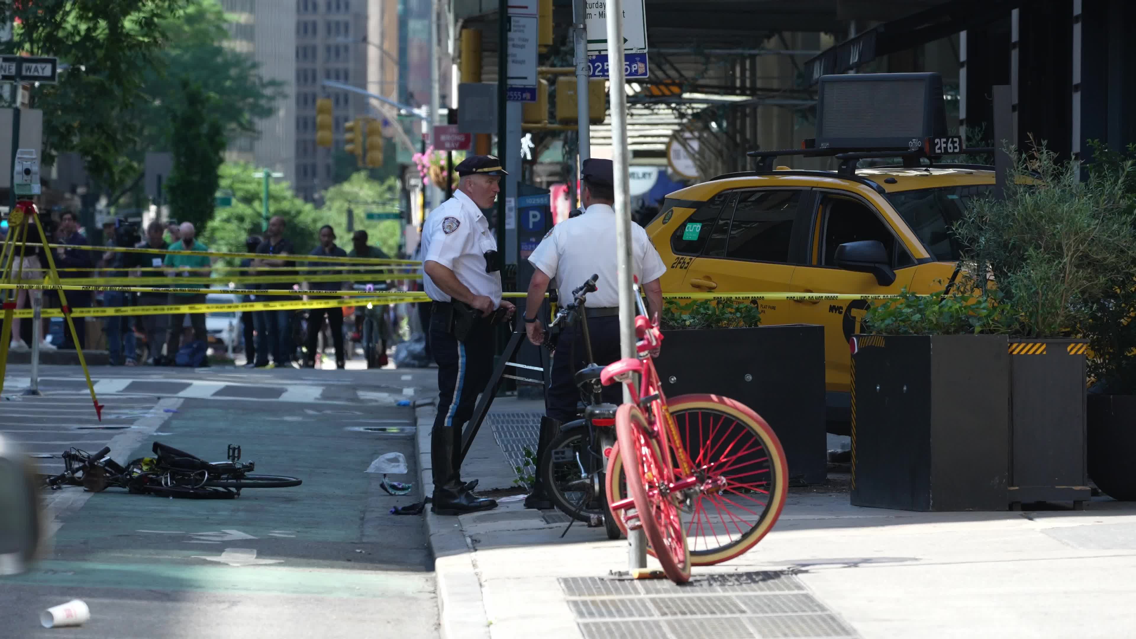6 people hospitalized after taxi jumps curb in New York City, NYPD says