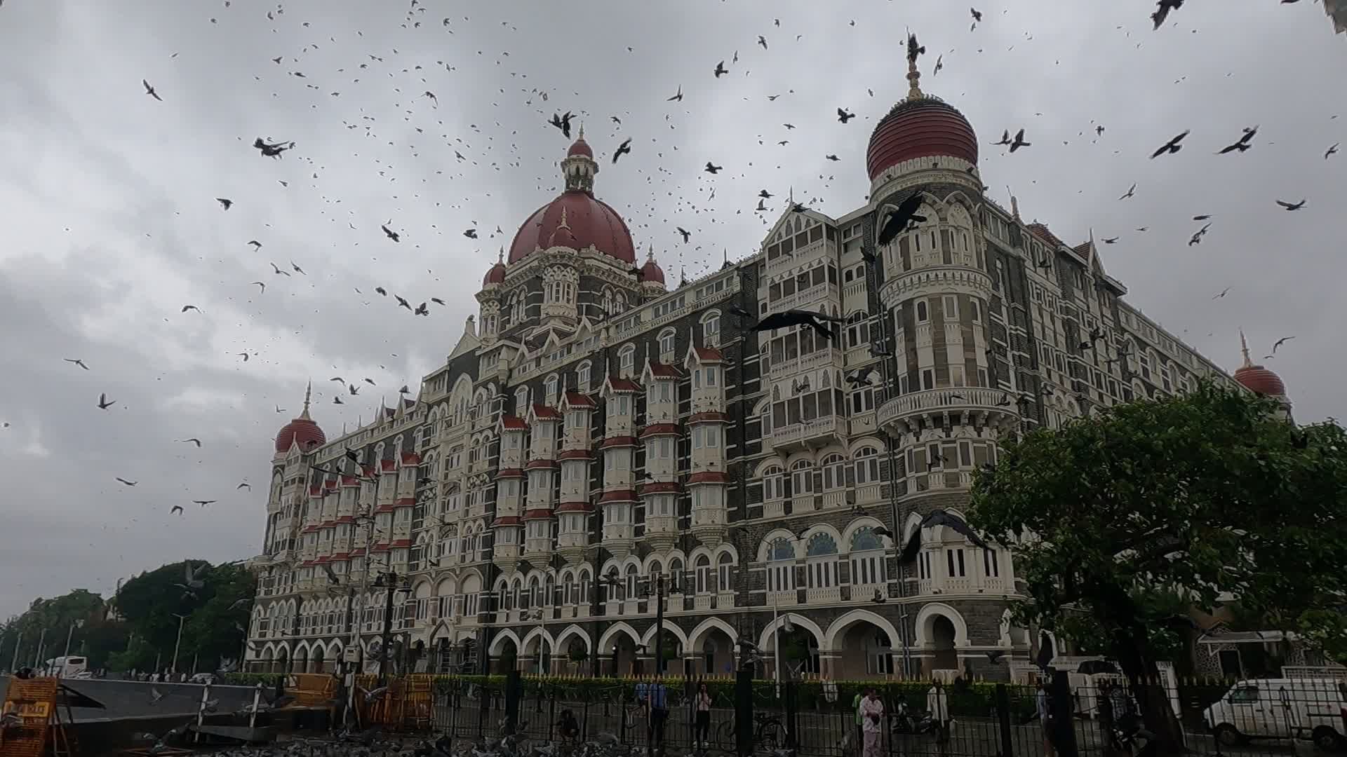 Daily Life In Mumbai 